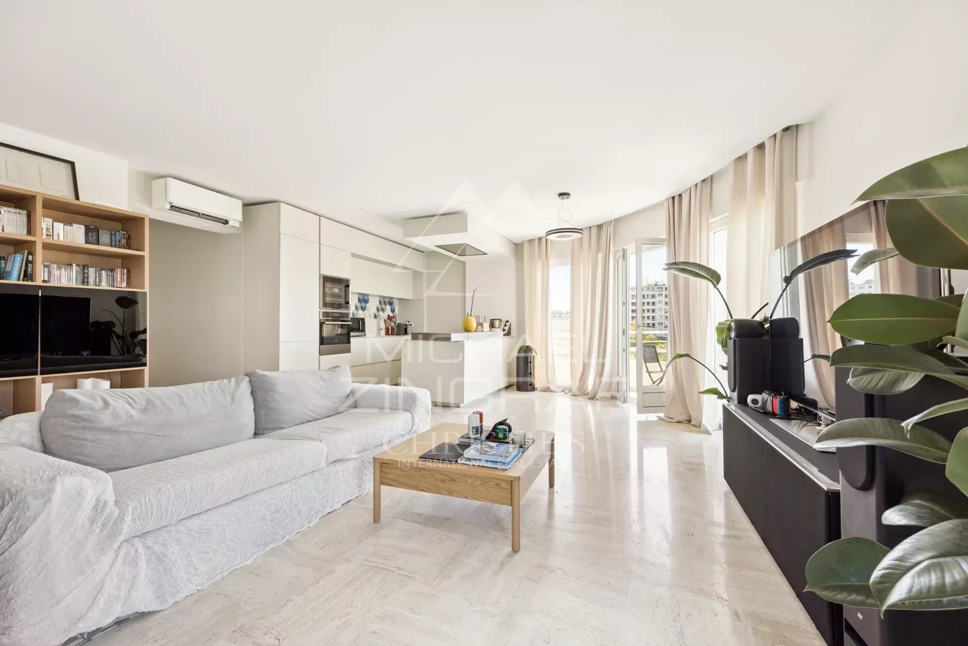 Splendid 3 rooms in the heart of Palm Beach