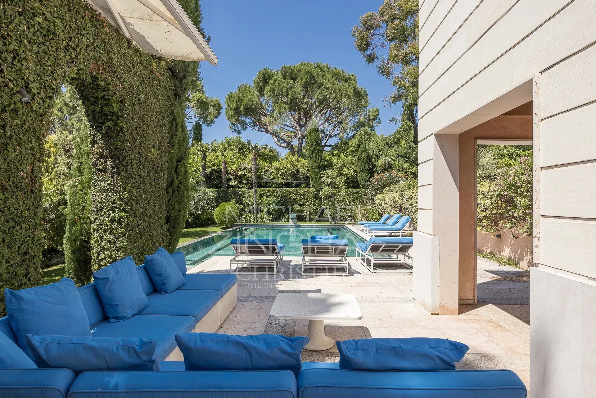 Cap d’Antibes – Zeitgenössische Eleganz in einer privaten und gesicherten Domäne