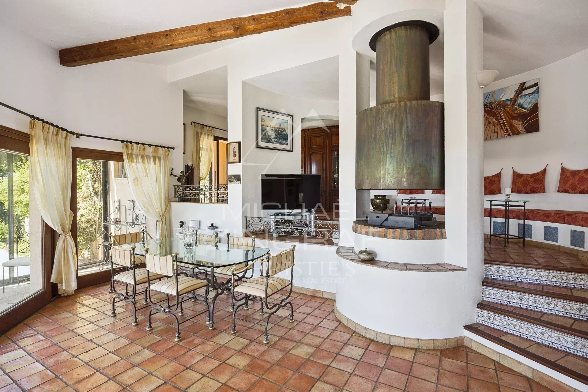 Architektenvilla mit Meerblick und Olivenhain