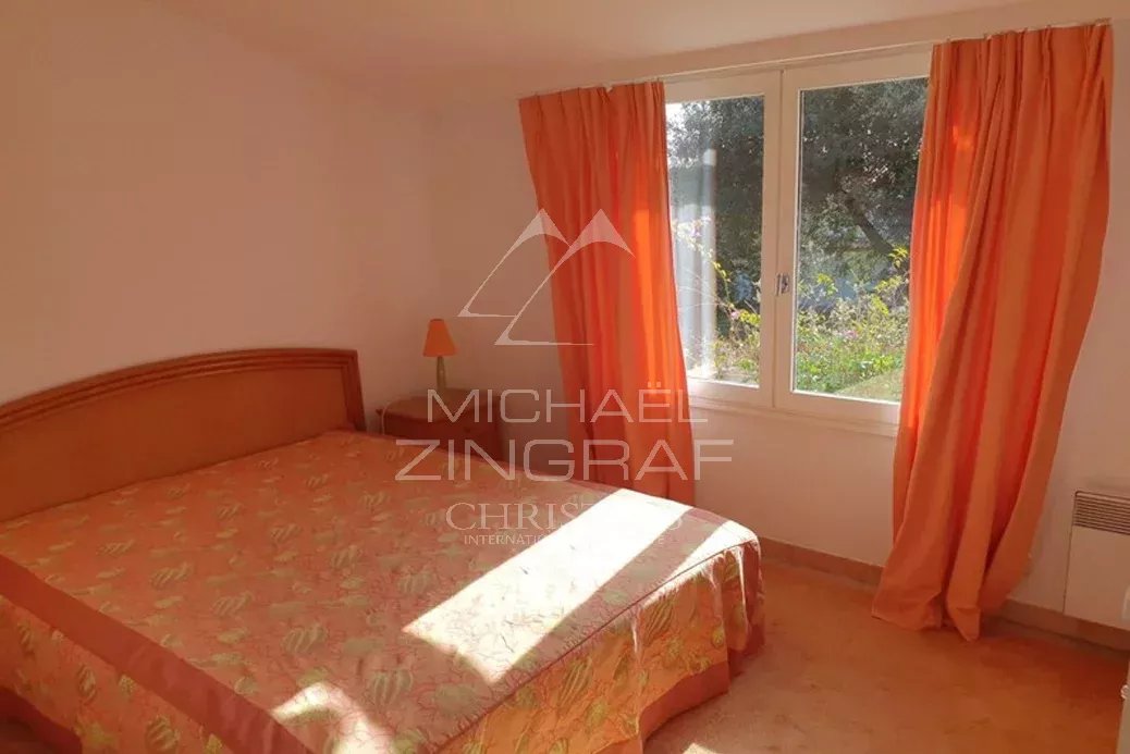 Cap d’Antibes – Élégant appartement vue dégagée échappée mer au cœur d’un parc privé