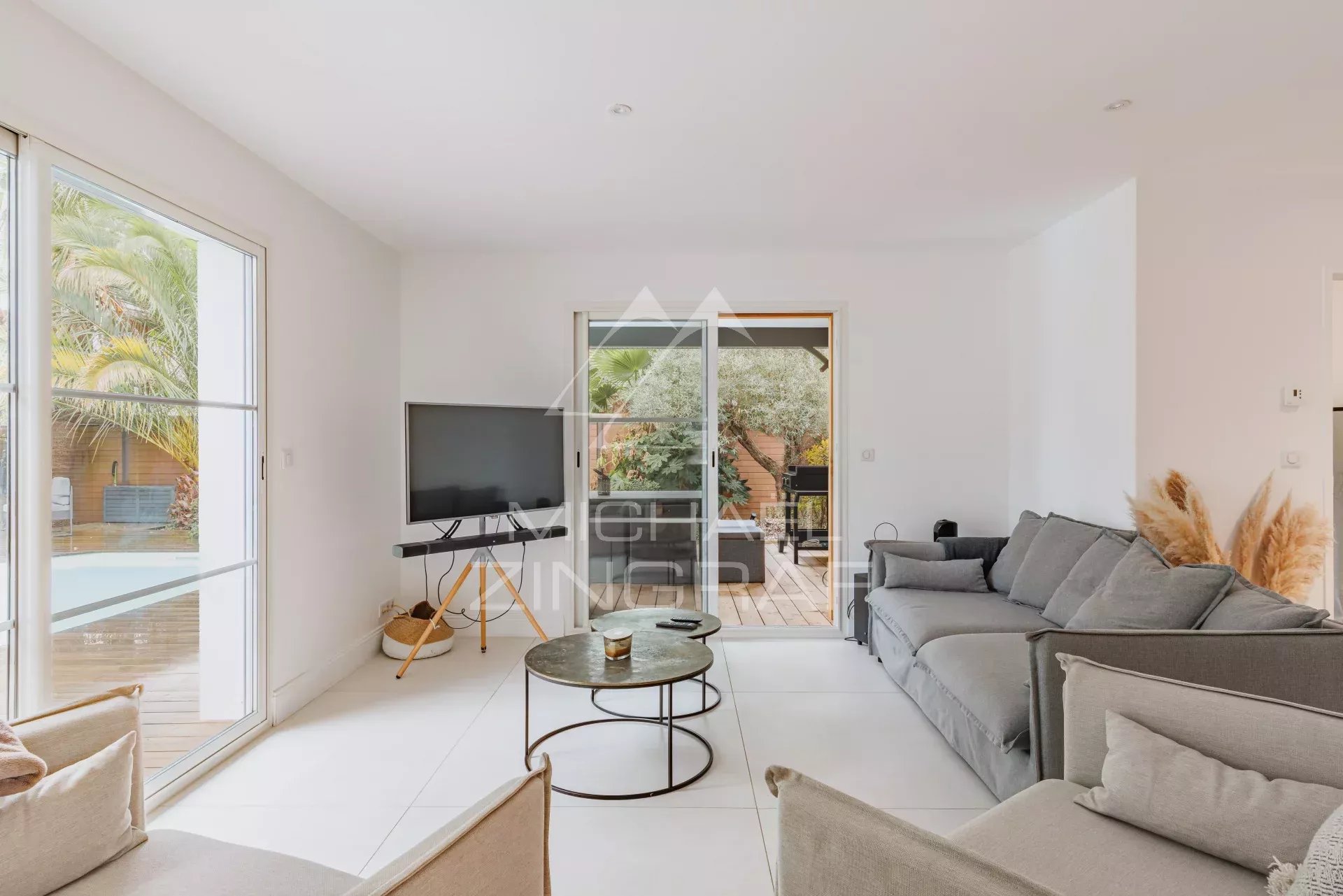 GUJAN-MESTRAS - MAISON DE 5 PIÈCES DE PLAIN-PIED AVEC PISCINE