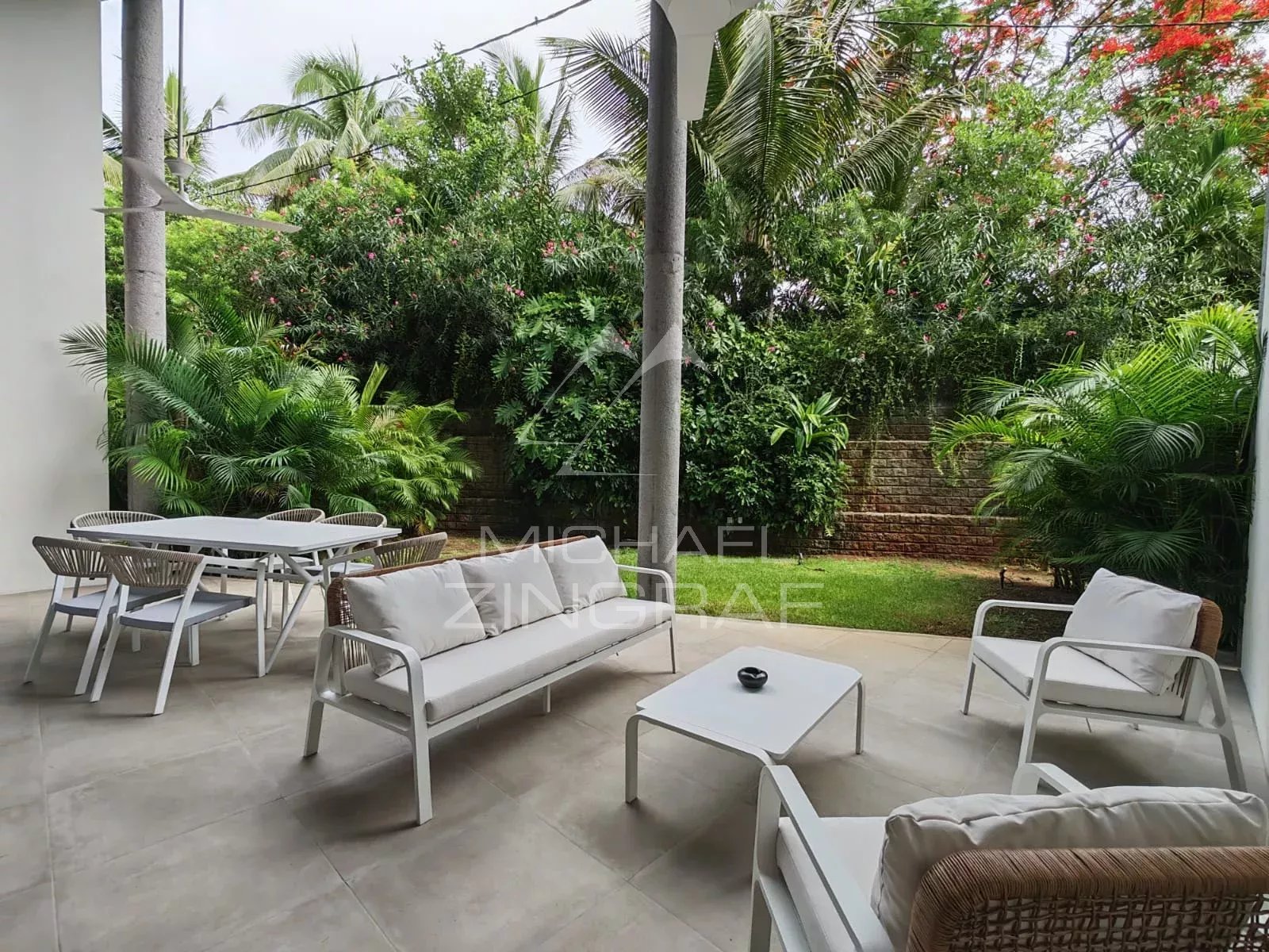 3-Bedroom En Suite Duplex in Pointe aux Canonniers