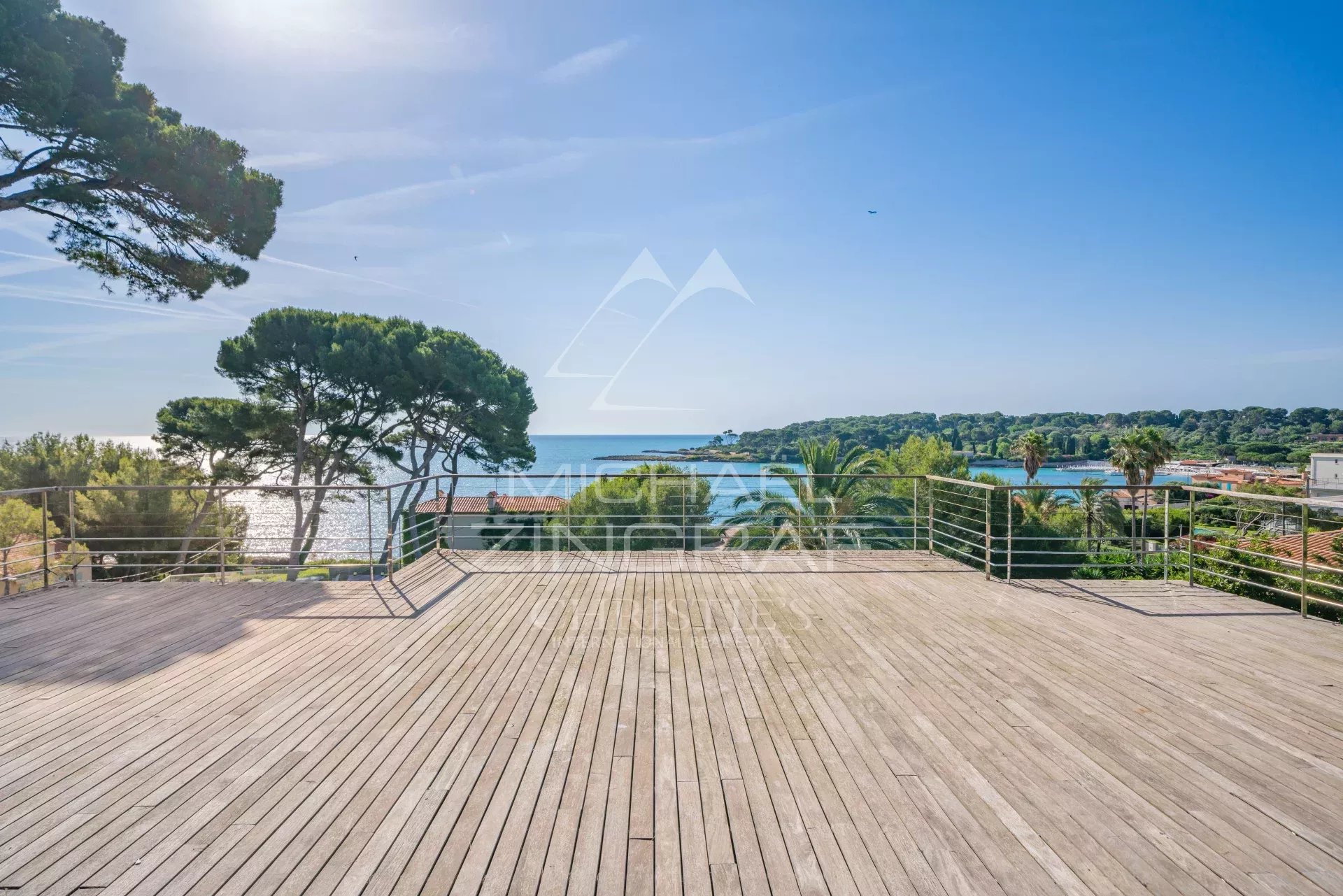 Modern renovierte Villa nahe der Strände von Garoupe