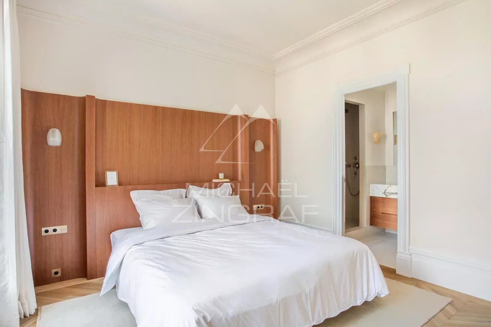 To sell - 3 Mastersuites - Perfect condition  - Odéon