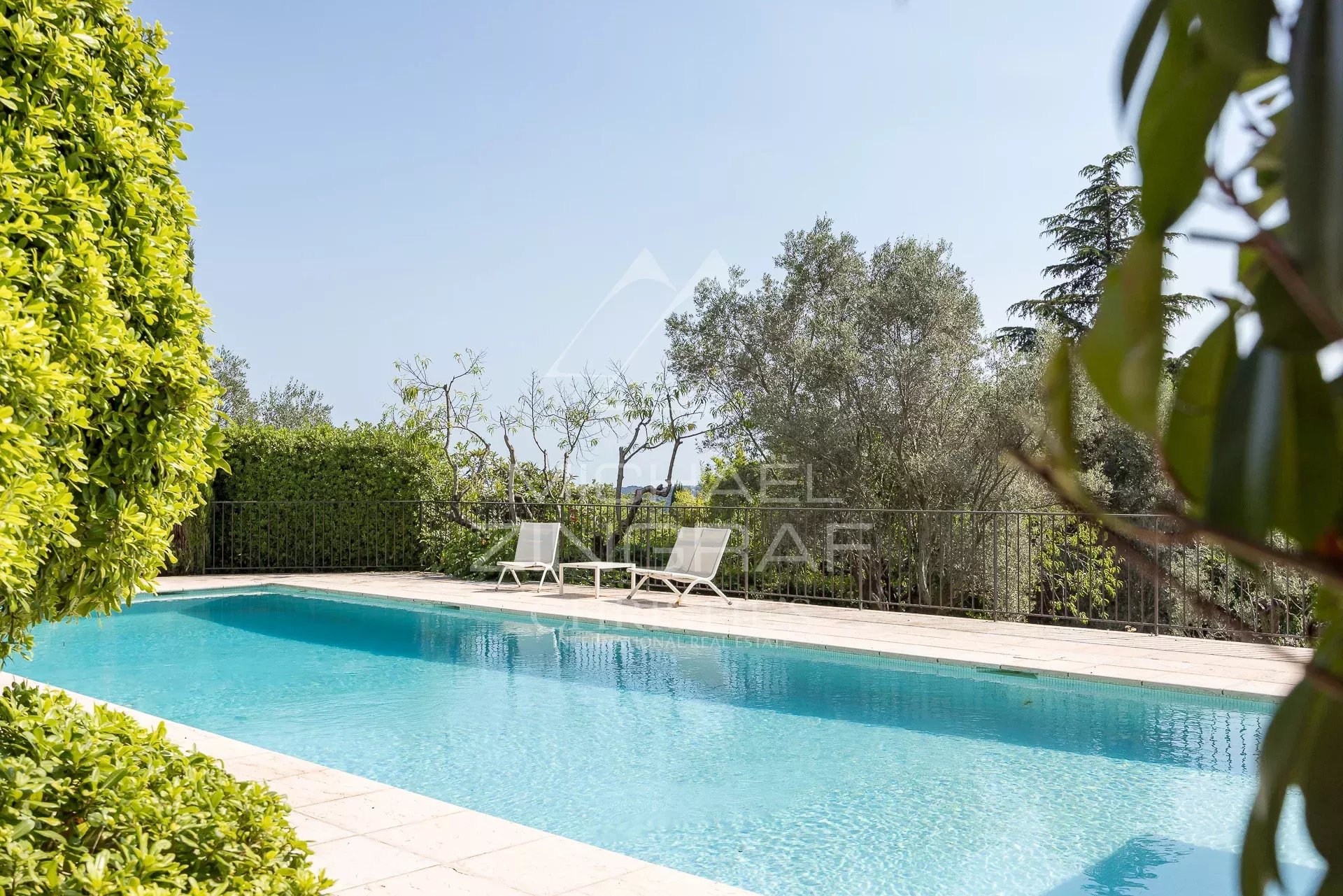 La Colle sur Loup / Villa de style florentin