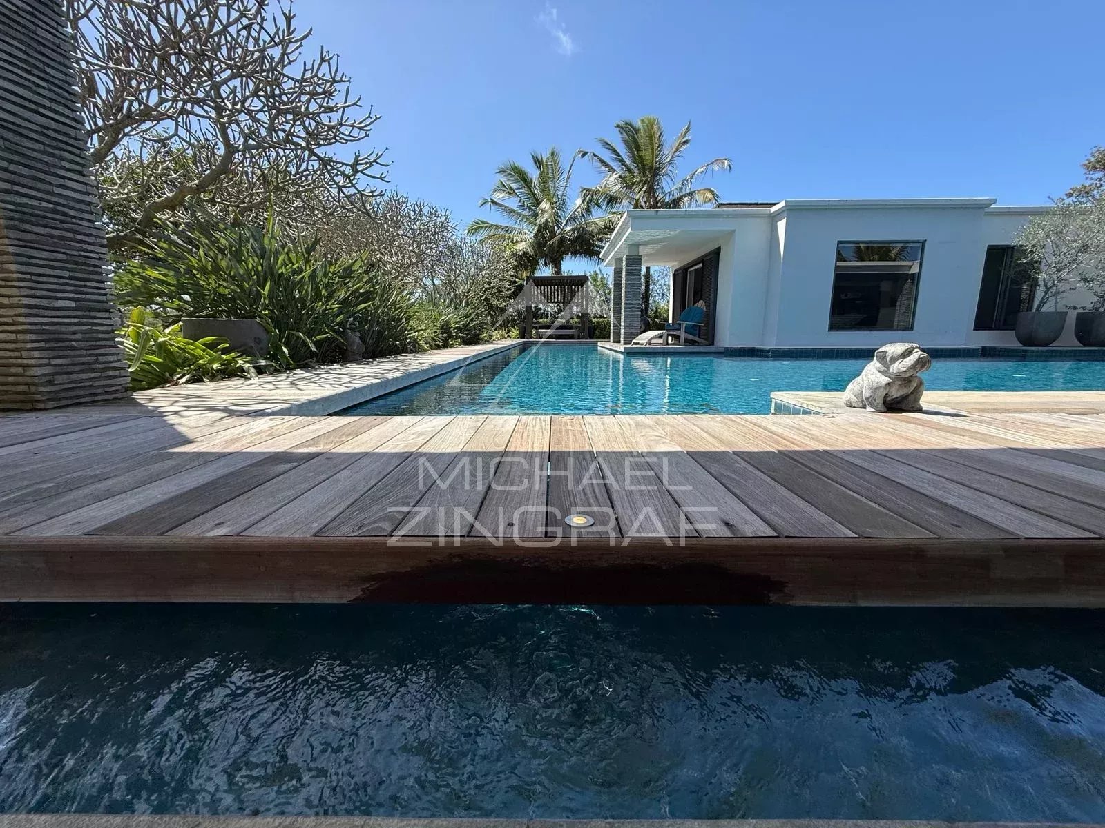 Villa d’Exception au Bord d’un Barachois à Calodyne