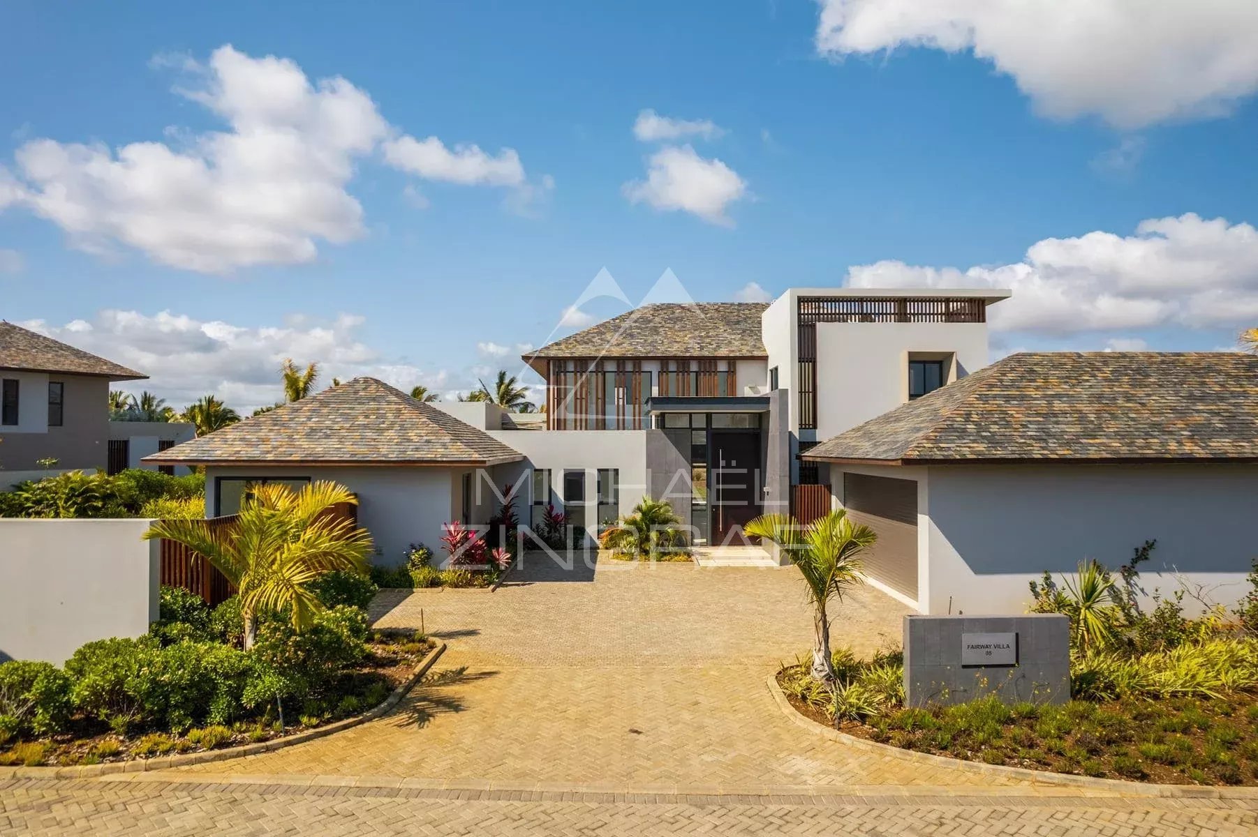 Außergewöhnliche Gelegenheit – Fairway Villa mit 5 En-Suite Schlafzimmern im Mont Choisy Golf Estate