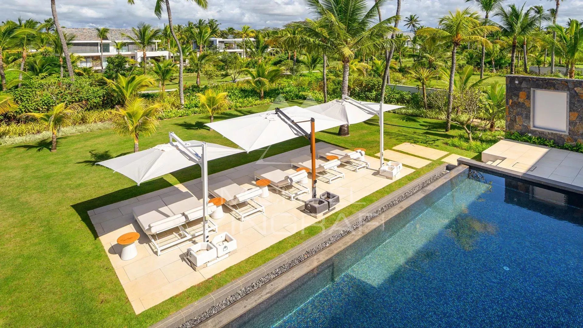 Mauritius - Belle Mare - Luxuriöse Villa in einem 5* Resort