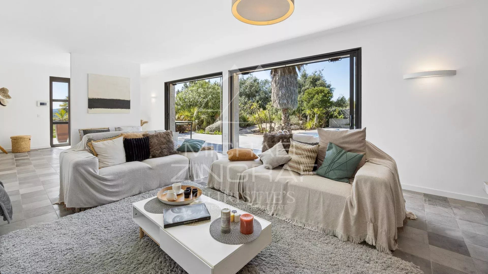 Renovierte Villa in Biot – Beliebte Lage, absolut ruhig, 5 Schlafzimmer, umfassende Ausstattung