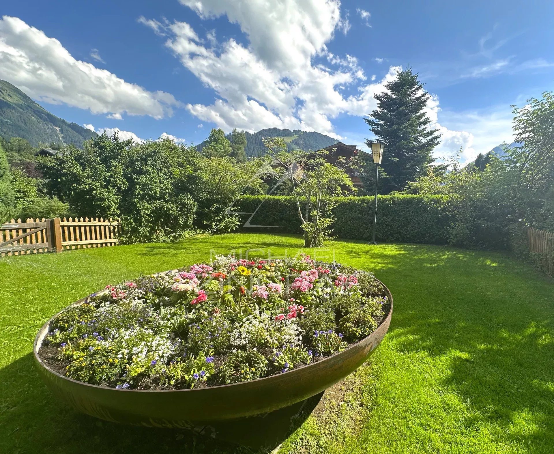 Miet-Appartement mit eigenem Garten in Gstaad