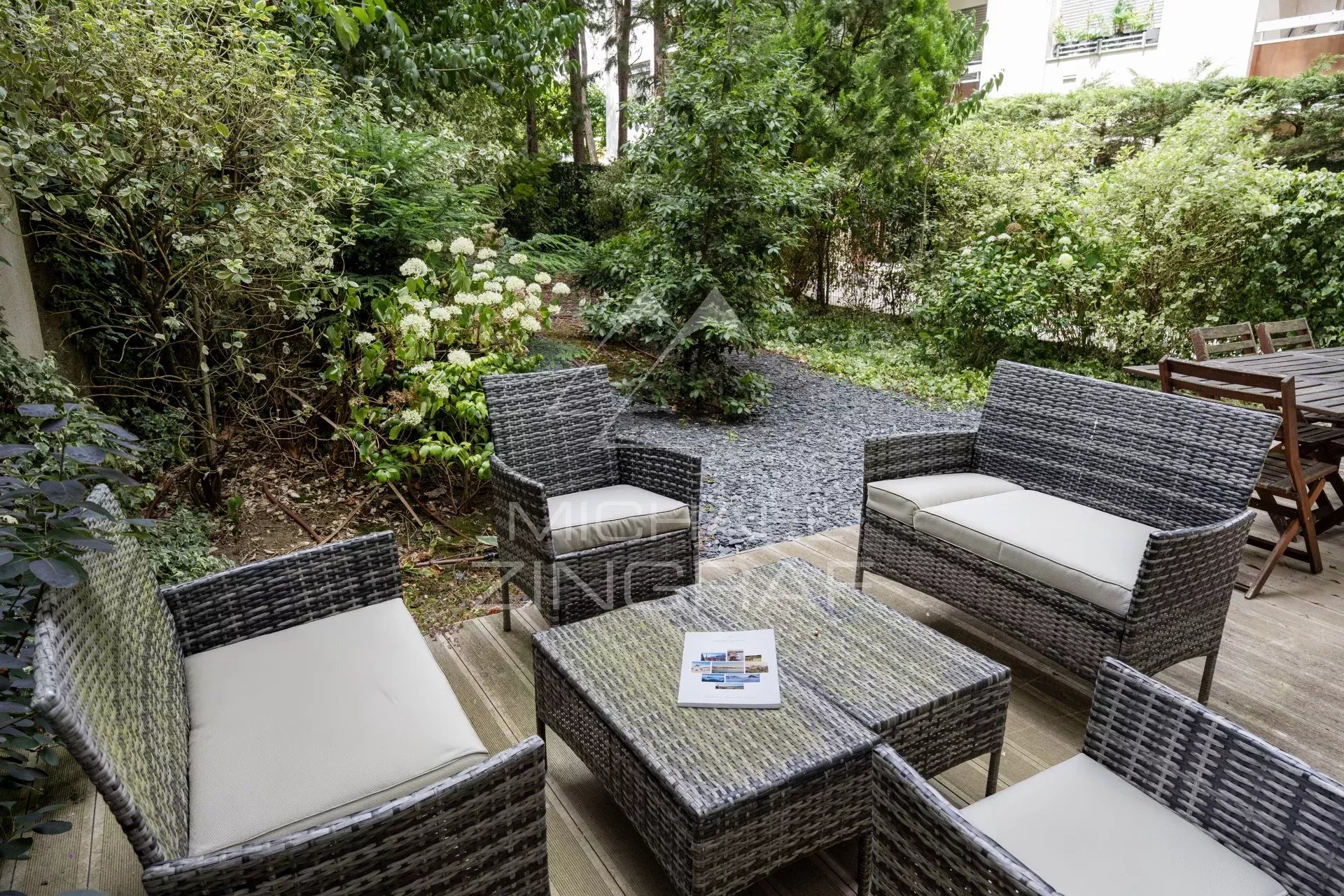 A vendre - 2 Pièces - Inkermann-  Jardin - Lycée Pasteur- Bon état