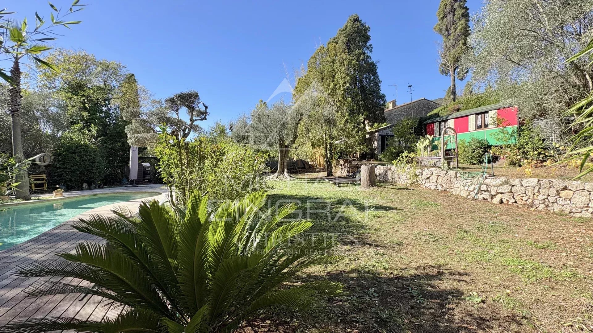 Renovated 18th-Century Provençal Mas