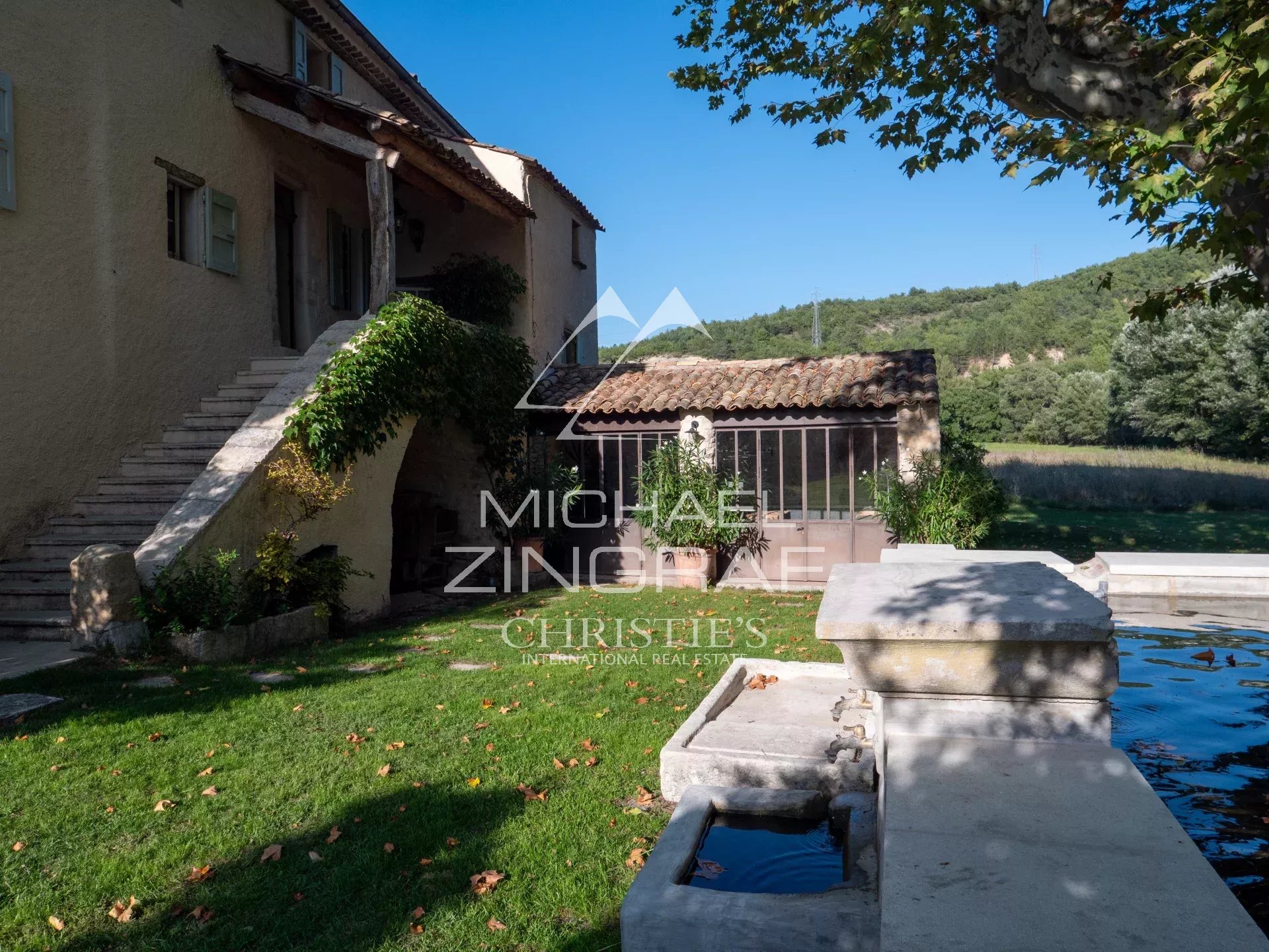 Moulin du XVII élégamment rénové