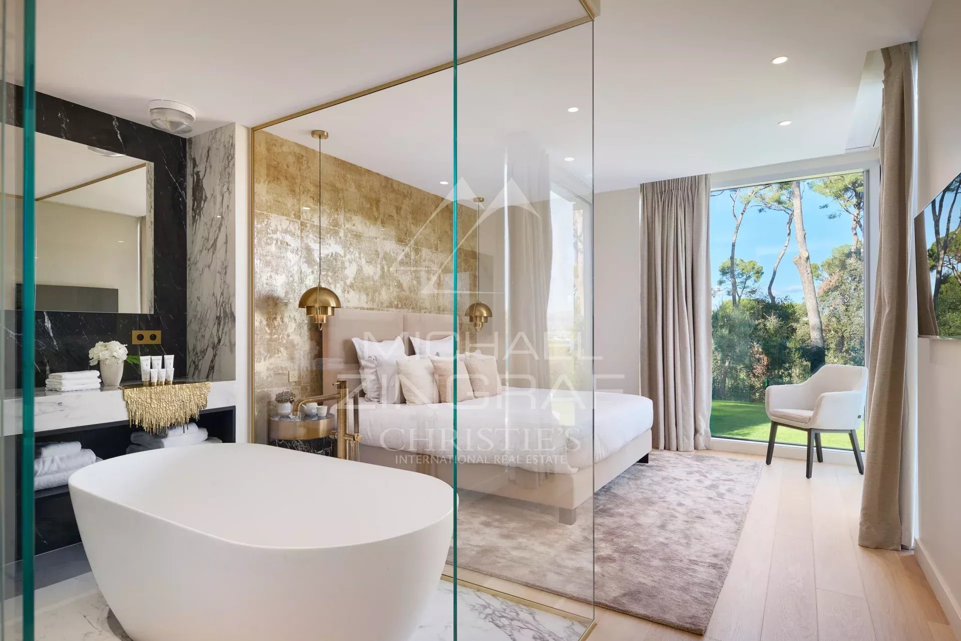 Neue Luxusvilla mit Panoramablick auf das Meer