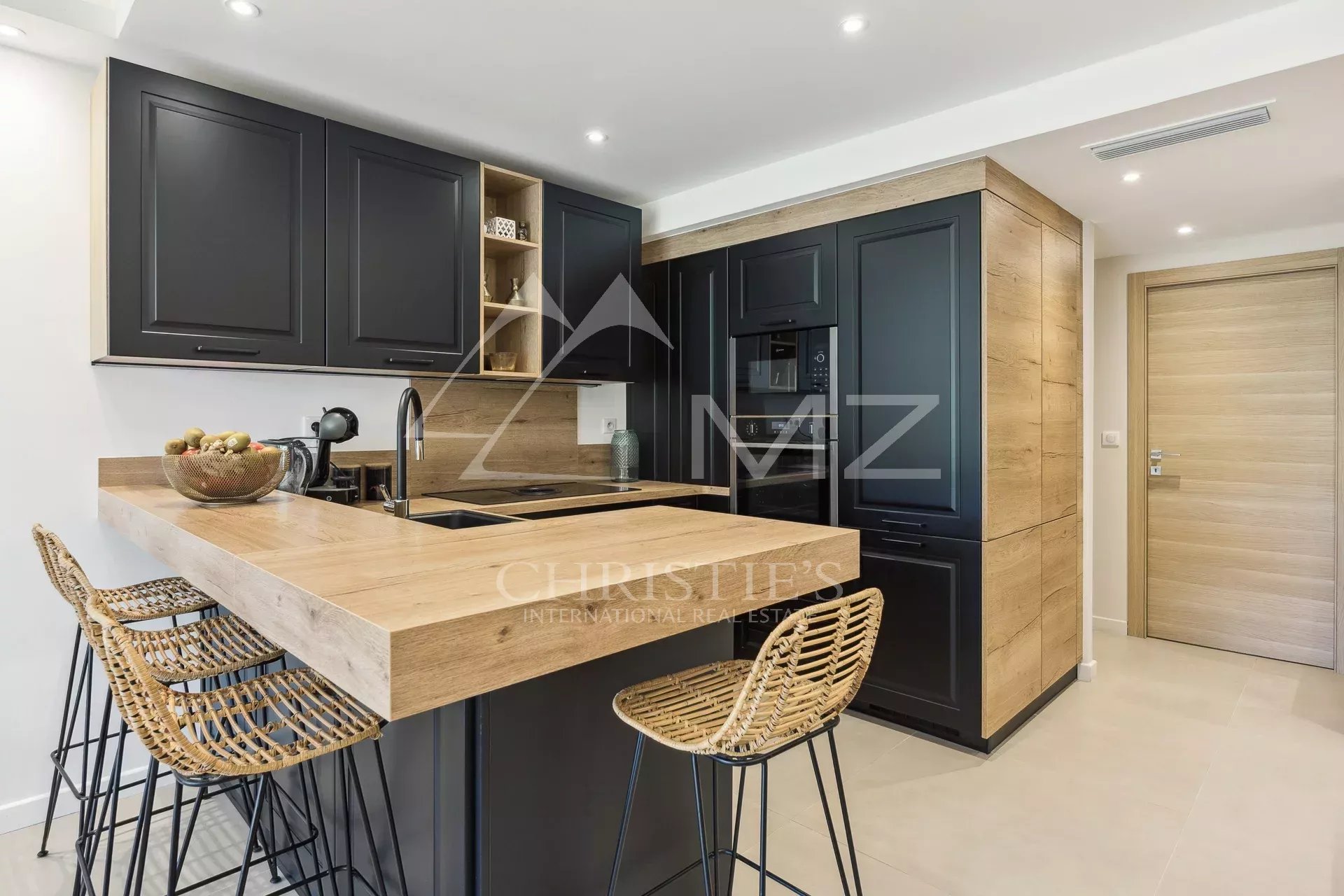 Superbe appartement contemporain dans résidence de standing