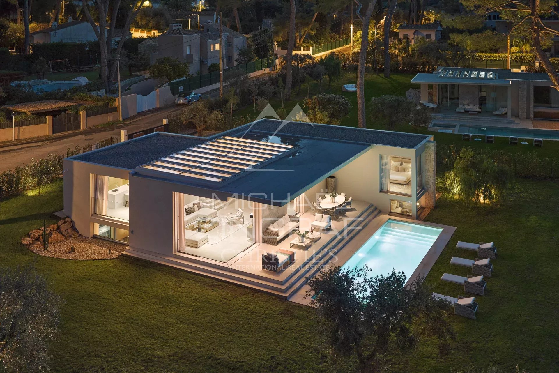 Neue Luxusvilla mit Panoramablick auf das Meer