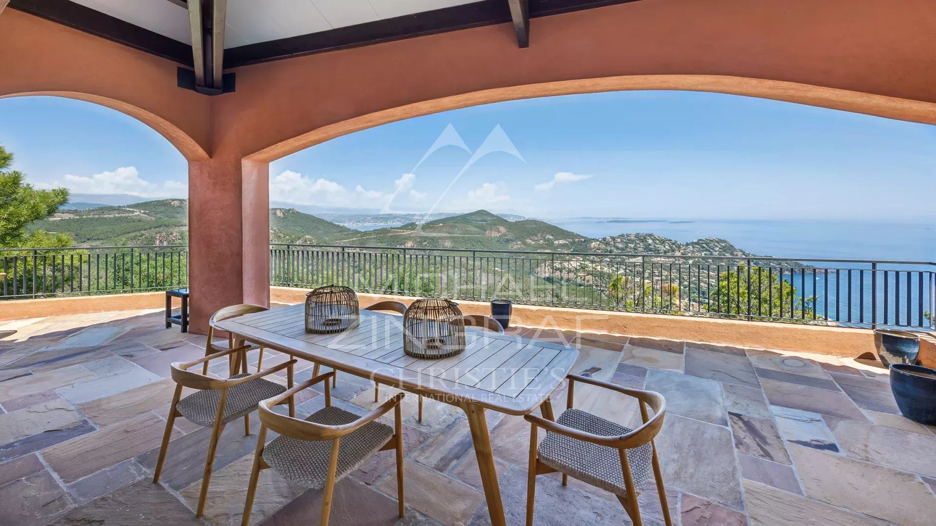 Close to Cannes - Family home
