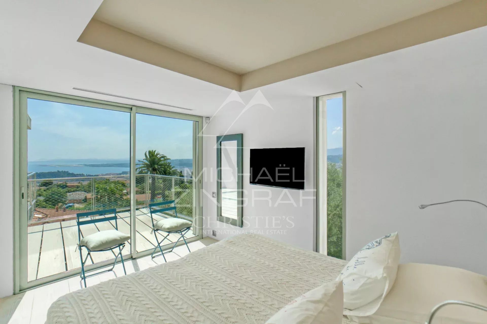 Superbe villa contemporaine avec vue imprenable sur les deux baies