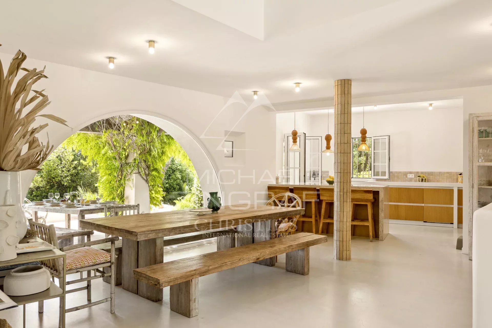 Saint-Paul-de-Vence : Propriété de charme au calme avec piscine