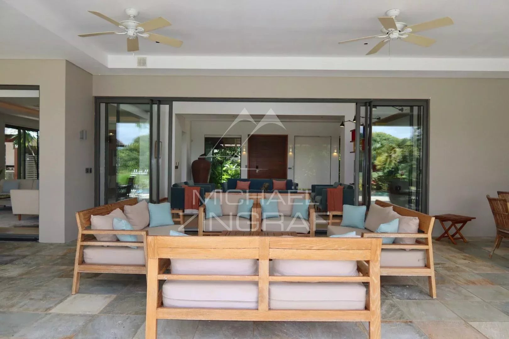 Villa de Prestige face au Golf – Anahita