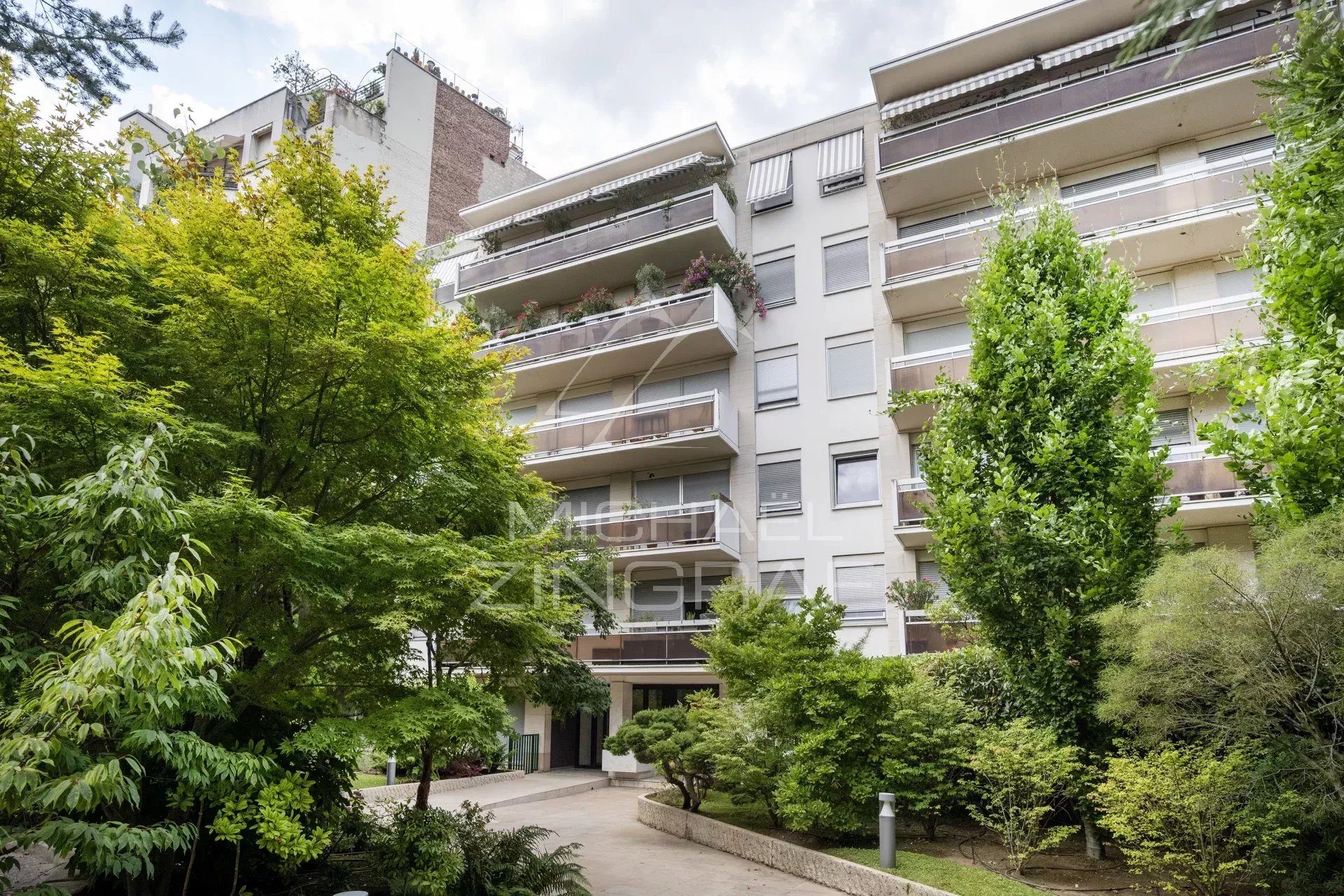 A vendre - 2 Pièces - Inkermann-  Jardin - Lycée Pasteur- Bon état