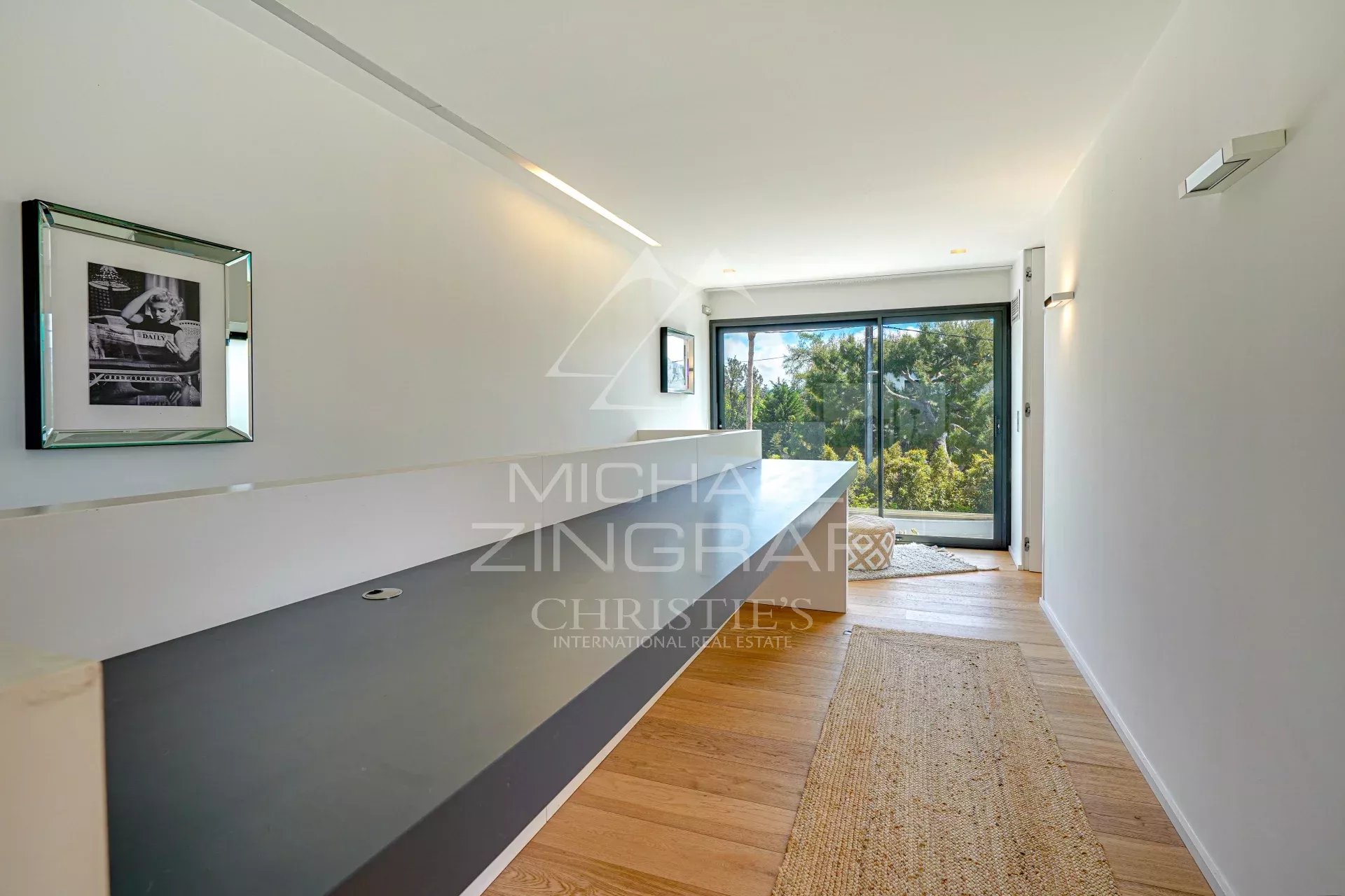 Domaine exclusif - belle villa contemporaine proche de la plage