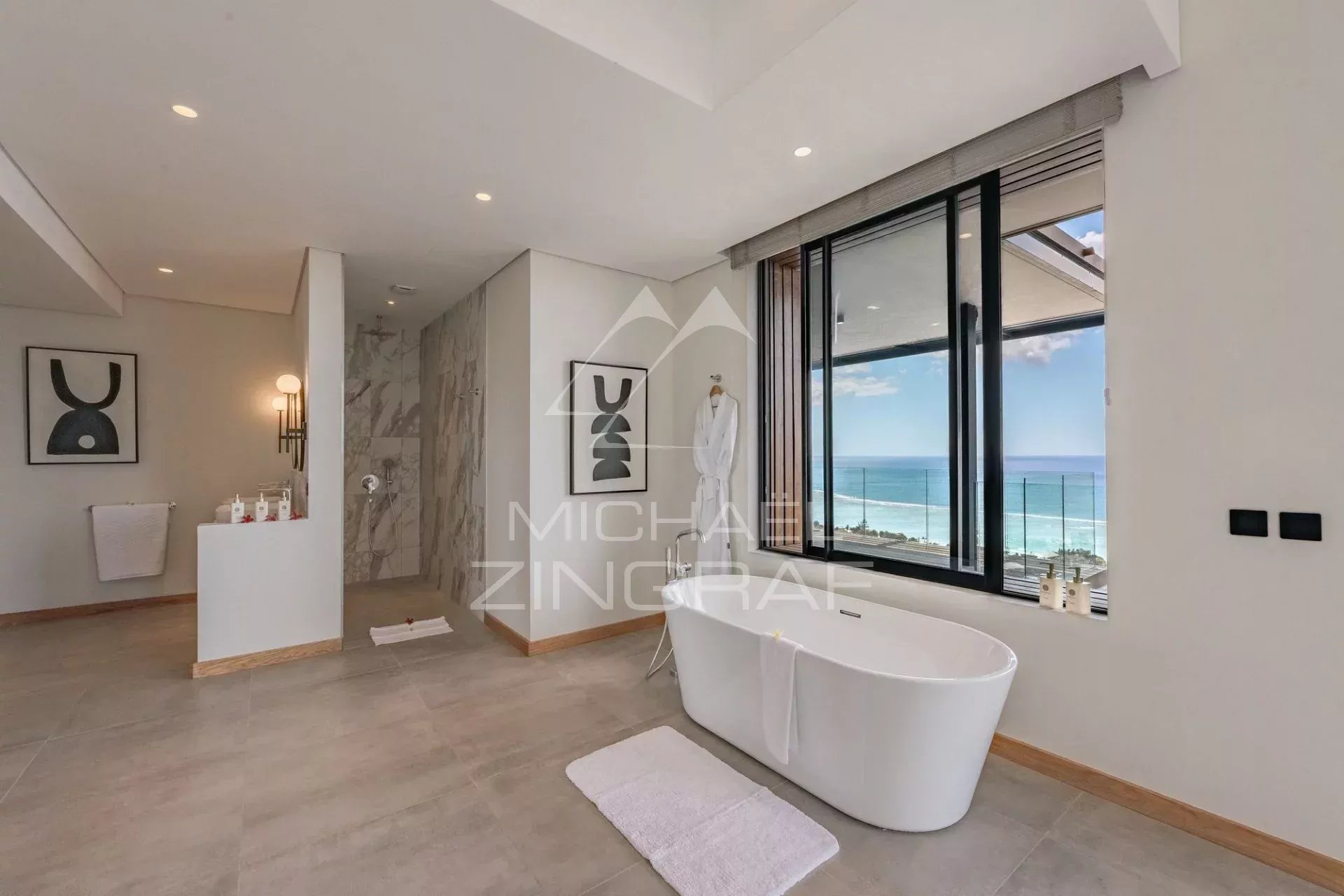 Puppen 5 -Bedroom Villa - Black Riviere