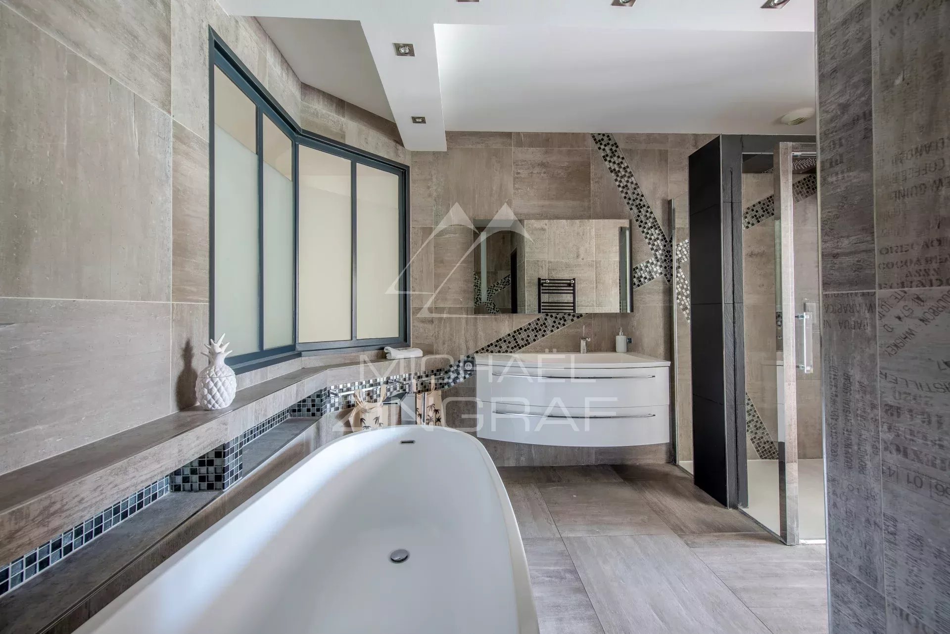 Très belle maison de plain pied avec piscine