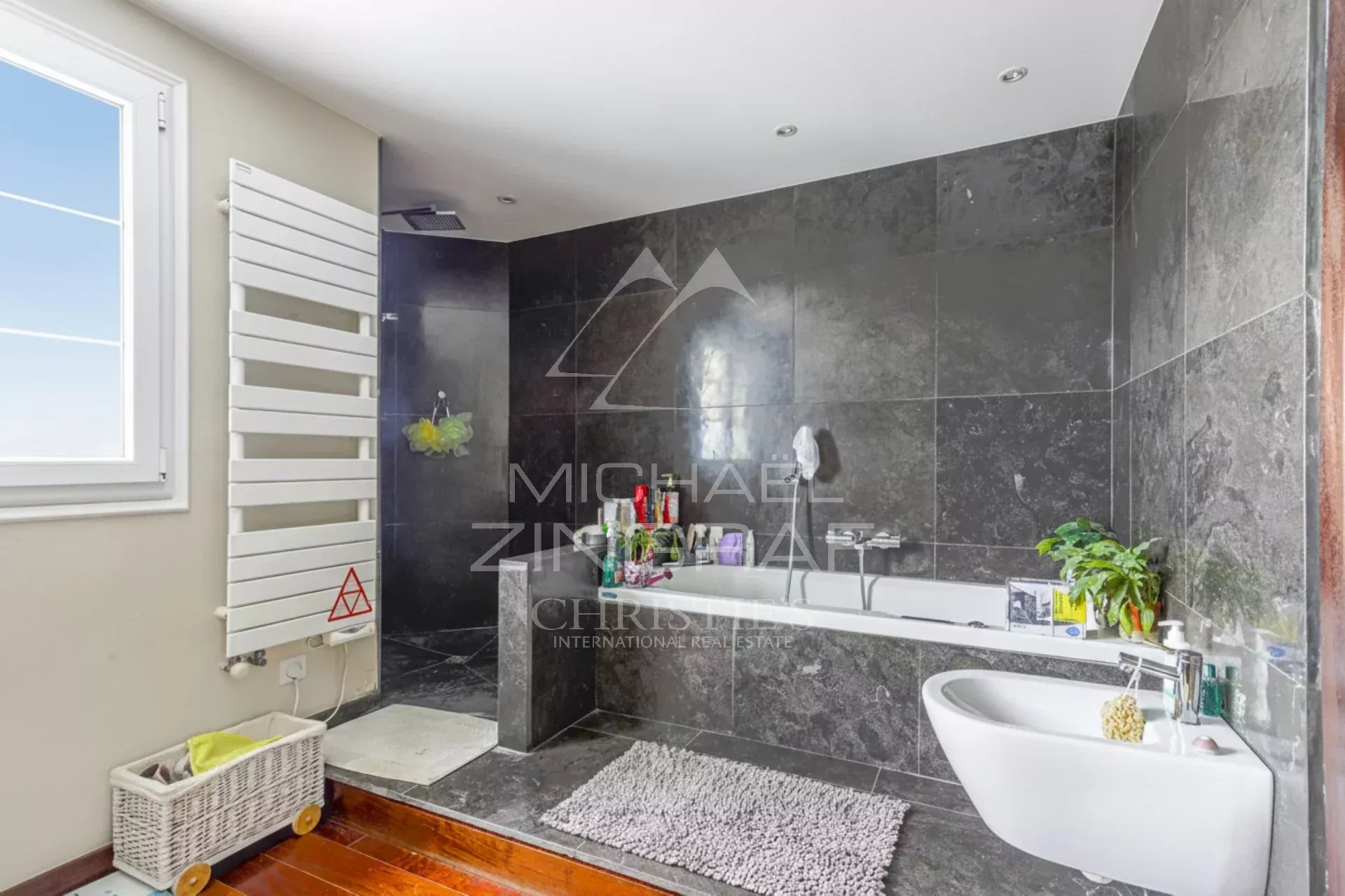 Close to Saint-Paul-de-Vence - Charming modern provencal property