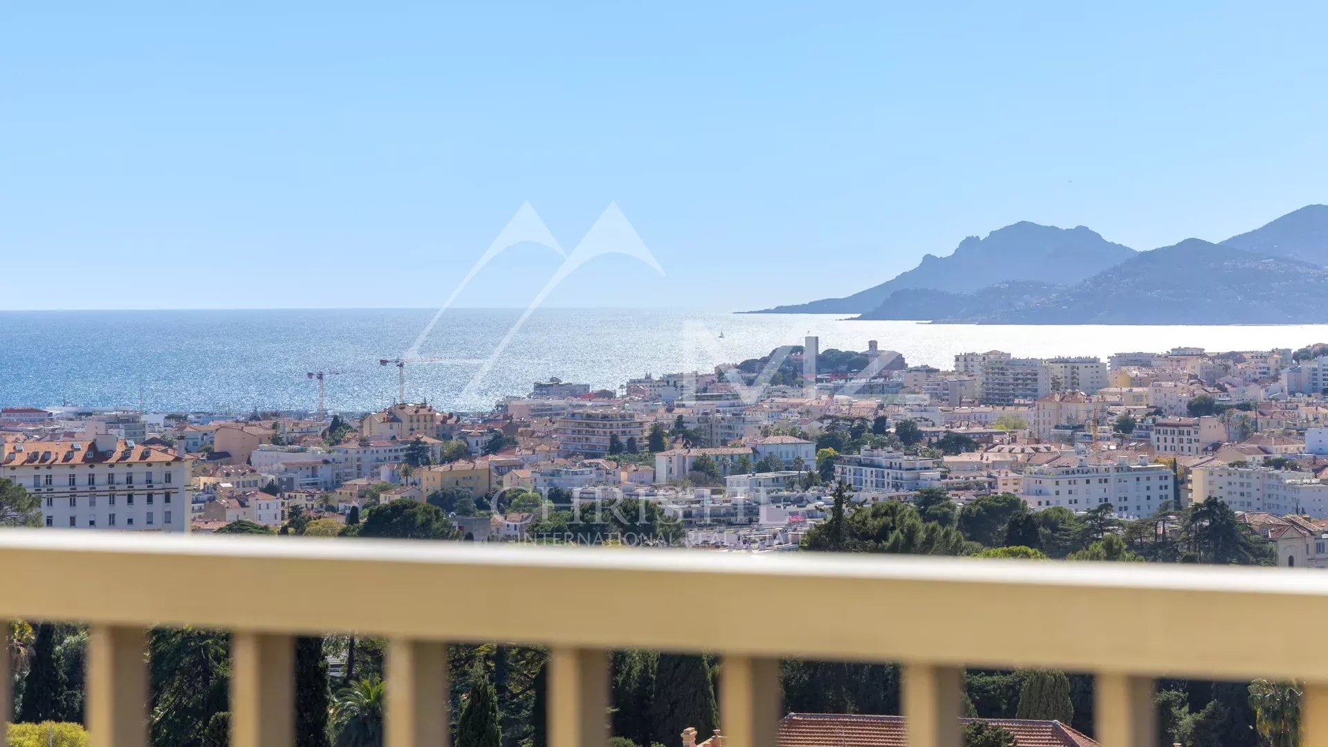 Cannes Oxford, Magnifique vue mer et Estérel