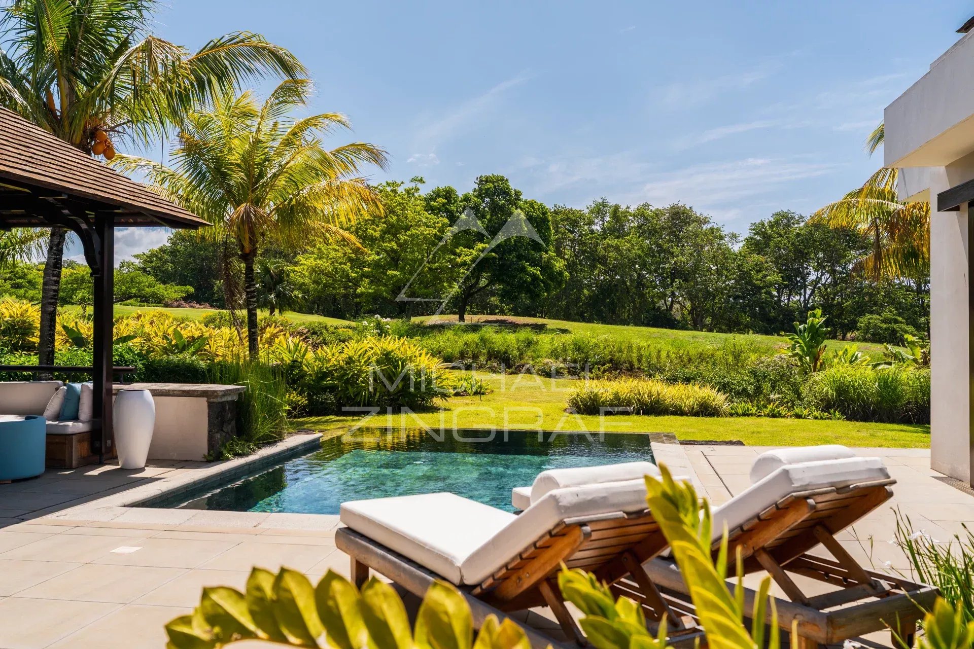 Élégante villa contemporaine face au golf - Bel Ombre