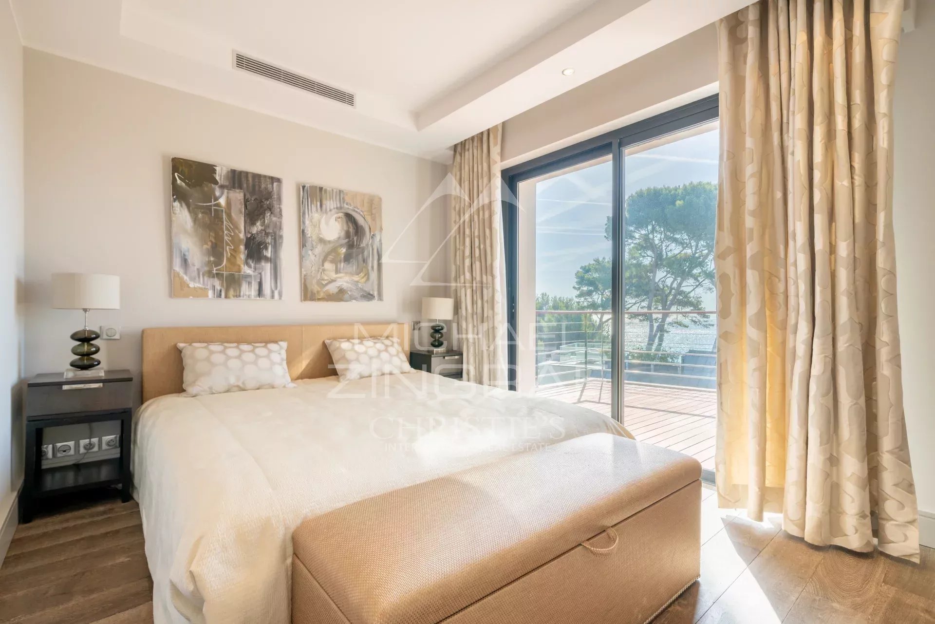 Modern renovierte Villa nahe der Strände von Garoupe