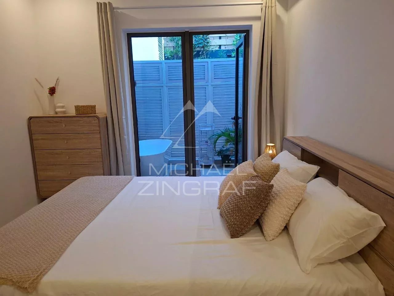 Beachfront Apartment with Panoramic Ocean Views – Pointe aux Canonniers