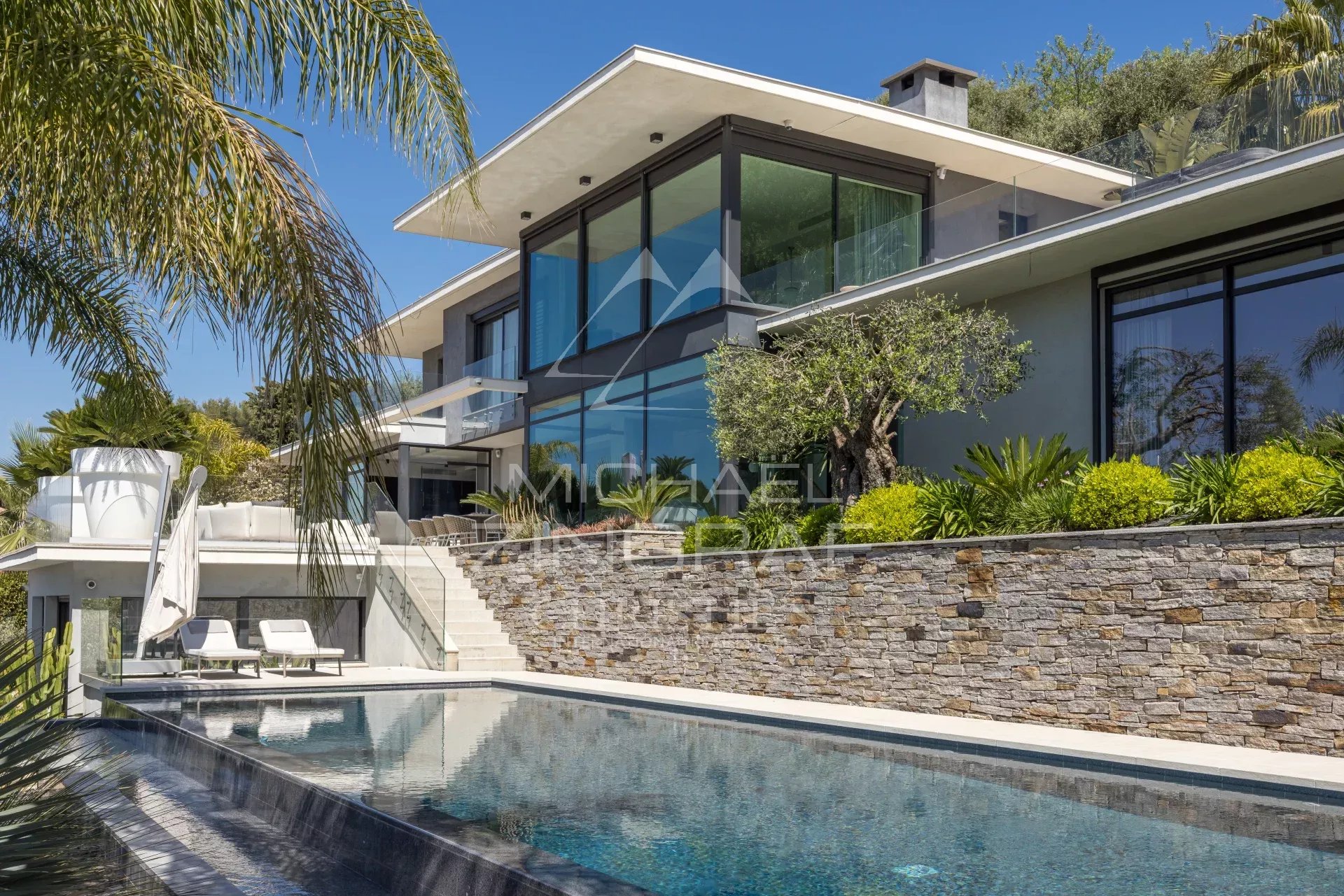 Contemporary Villa - Panoramic view