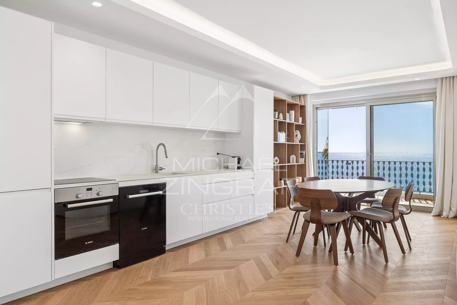 Durchgehende Wohnung mit Panoramameerblick