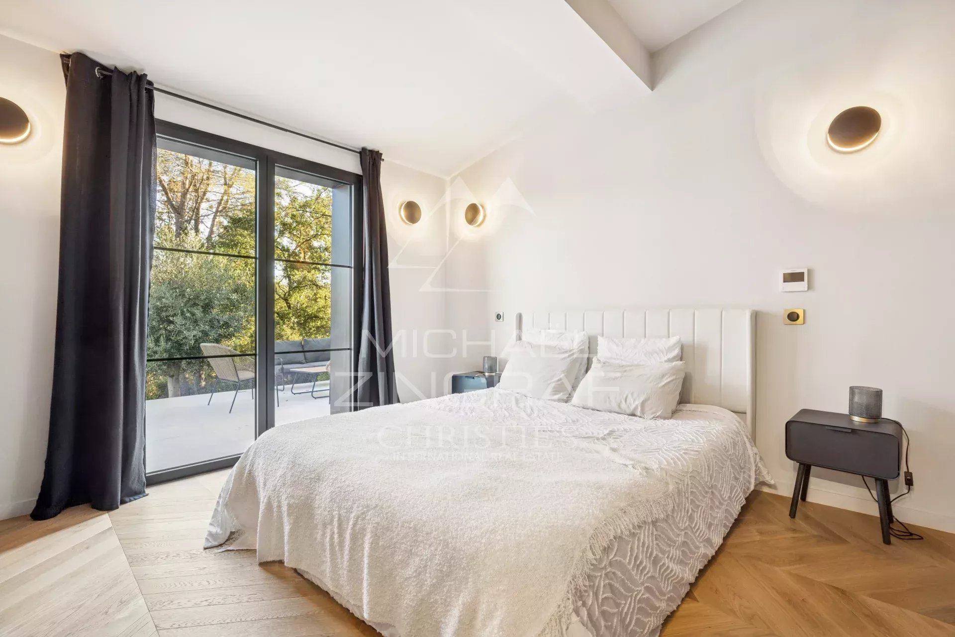Propriété de charme avec prestations haut de gamme à Valbonne