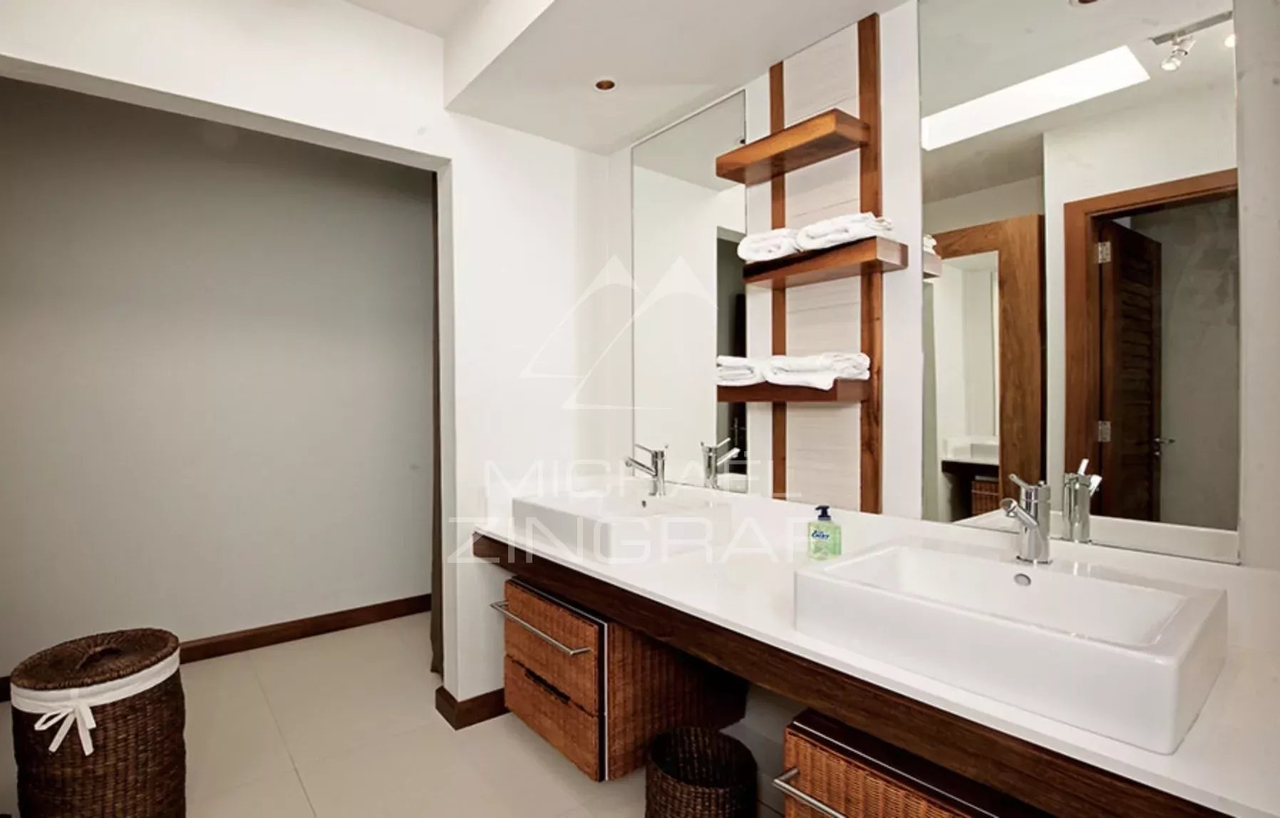 Mauritius – Seltene Gelegenheit: Luxusvilla direkt am Wasser in der Nähe von Grand Baie – Pointe aux Canonniers