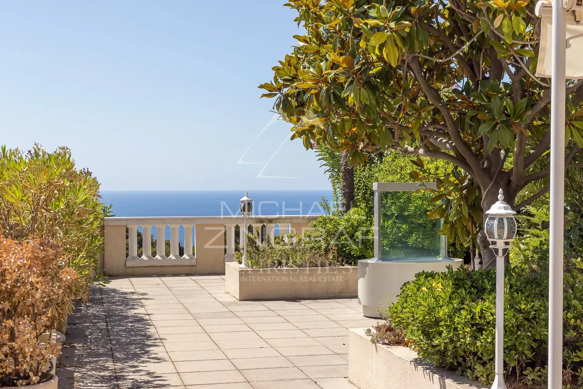 Cap d’Ail - Penthouse vue mer à pied du centre