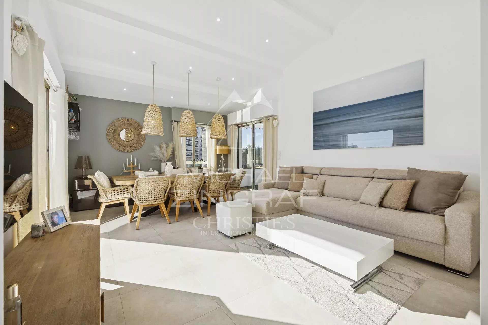 Renovierte Dachgeschosswohnung – Cannes Marina