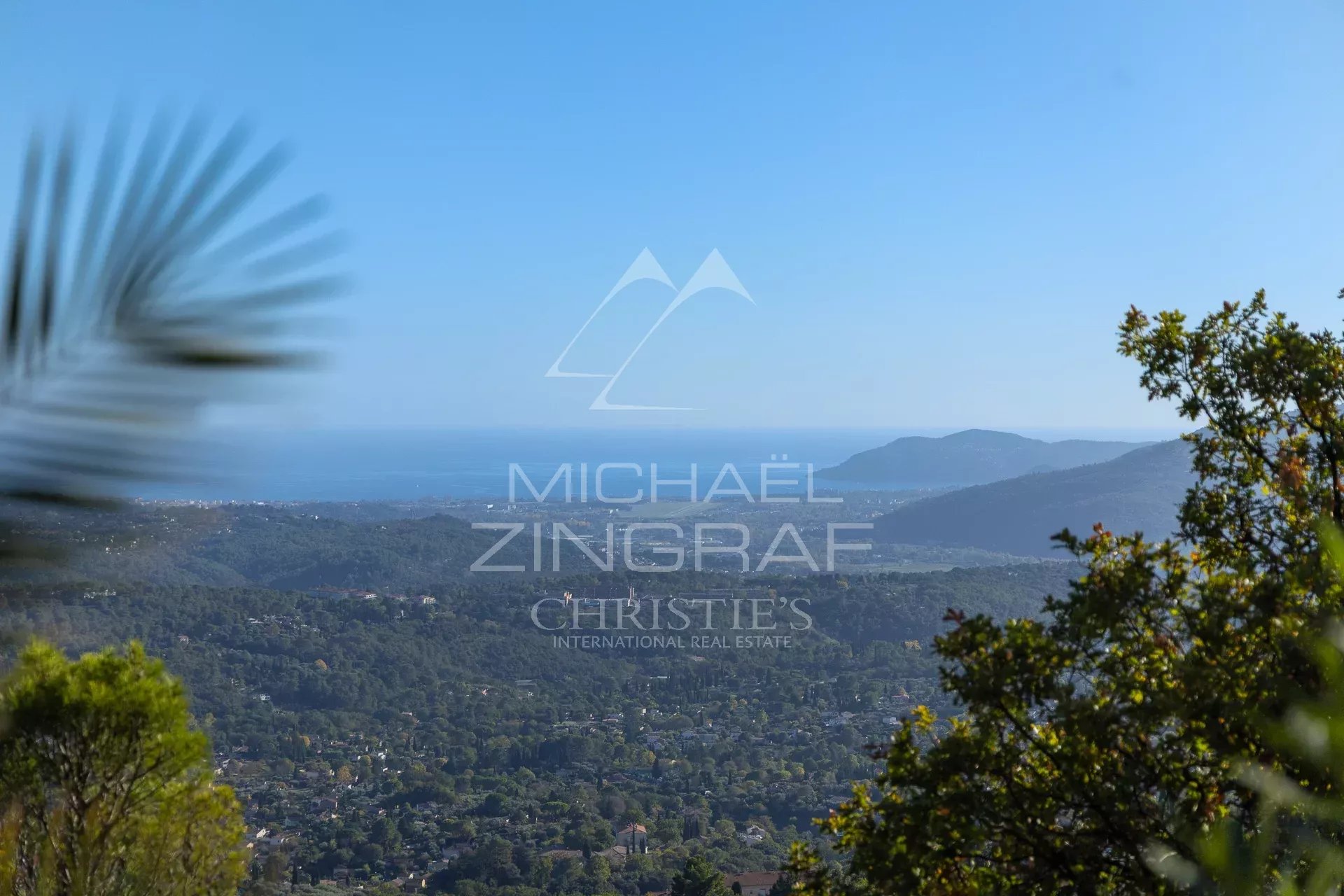 Charming property with panoramic sea view