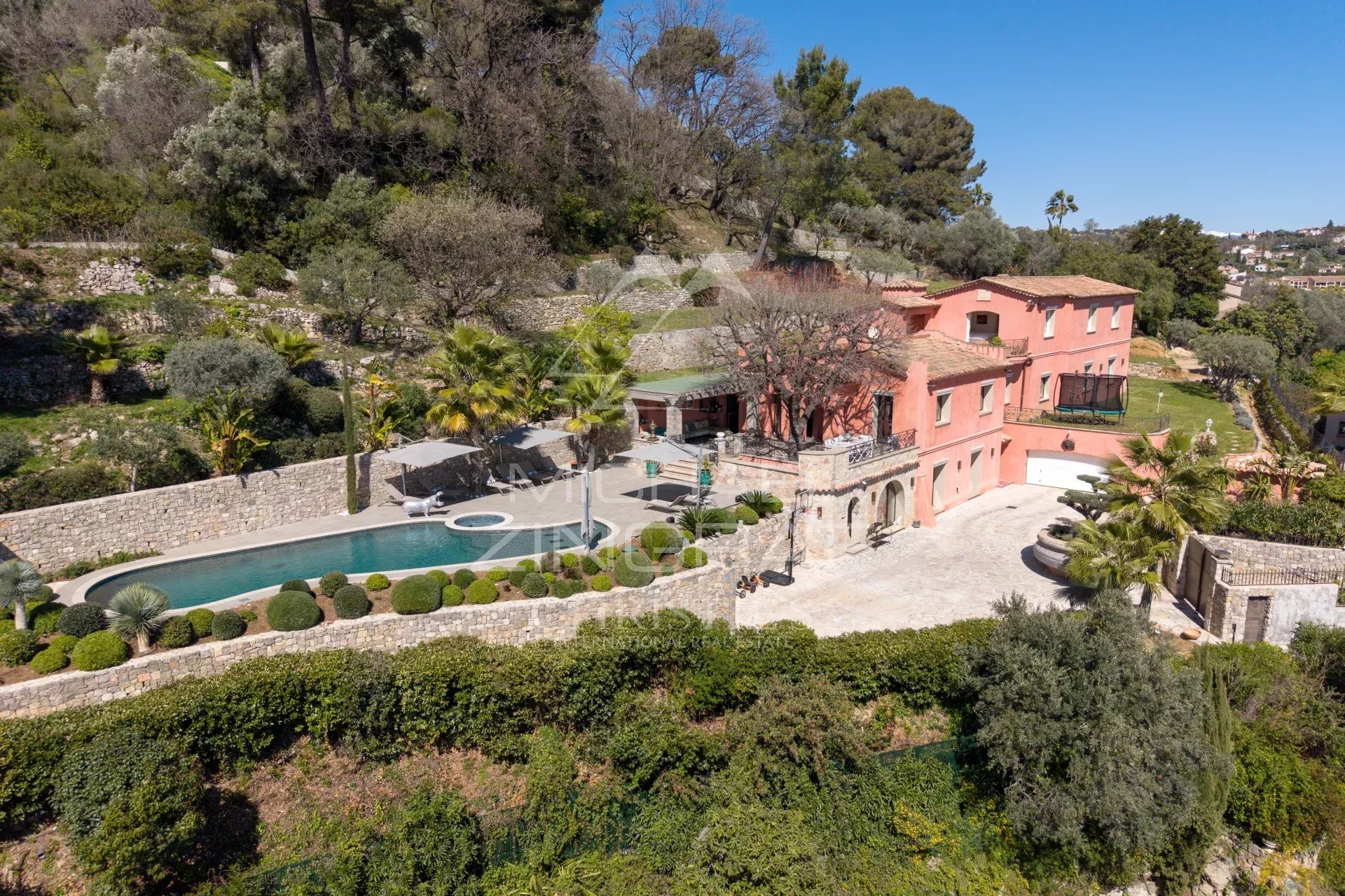 Mougins - Sumptuous villa with panoramic sea view