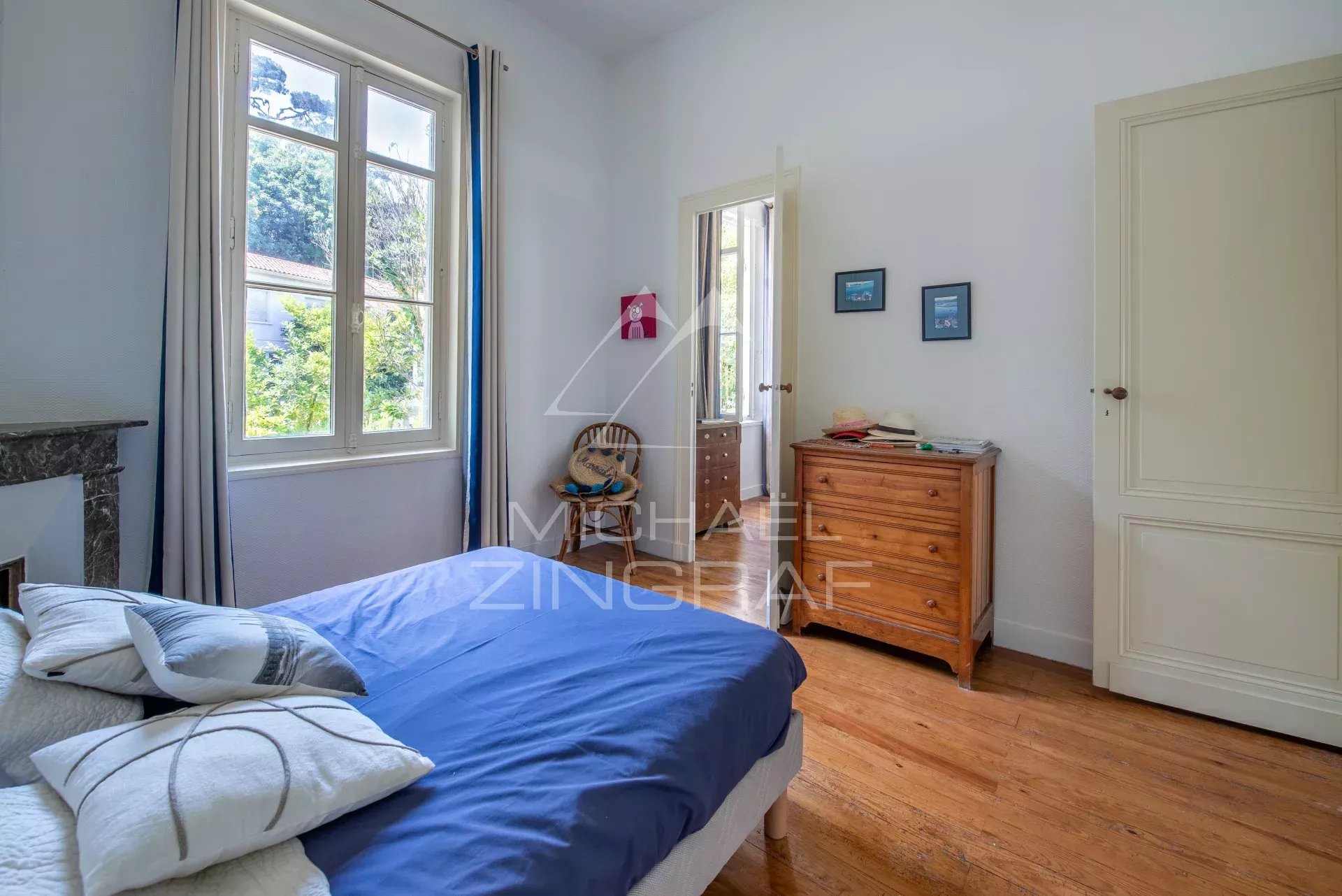 Character house in the heart of Arcachon - sought-after neighborhood in a confidential setting