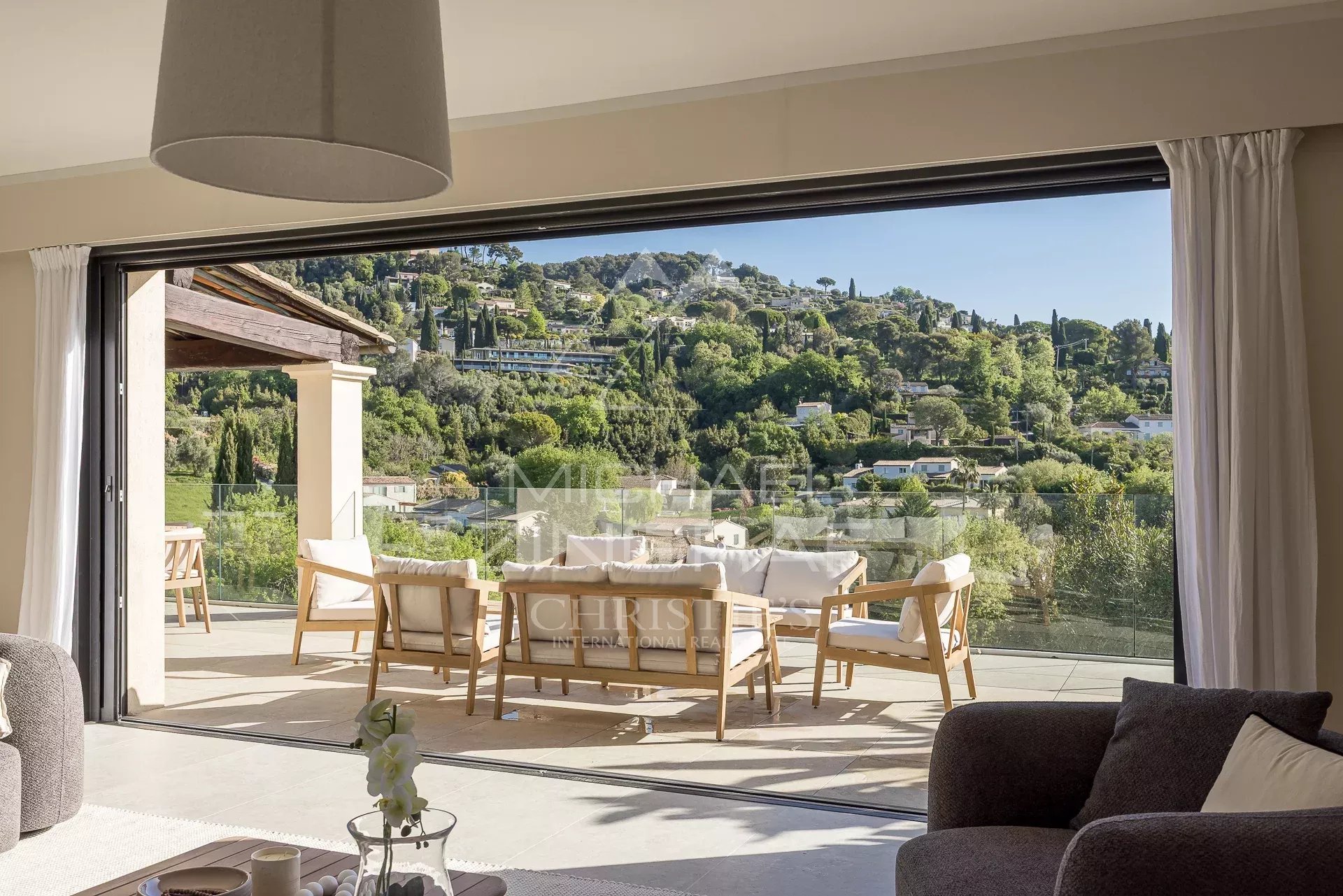 Vollständig renovierte Villa mit Panoramablick auf Saint-Paul de Vence
