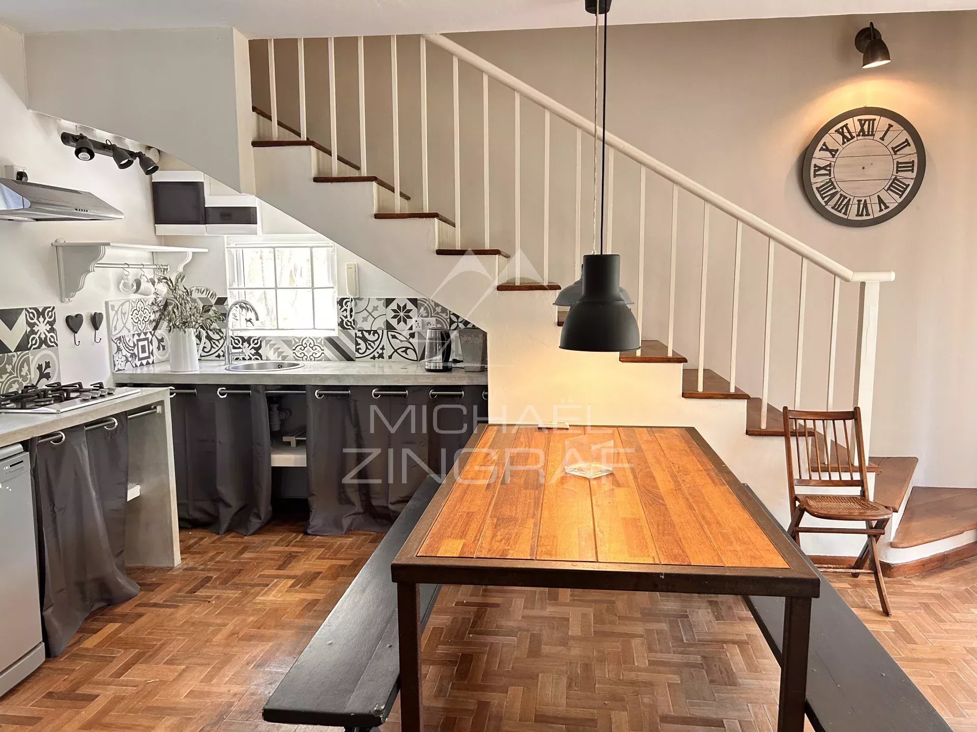 Colonial-Style Villa in Pointe aux Canonniers