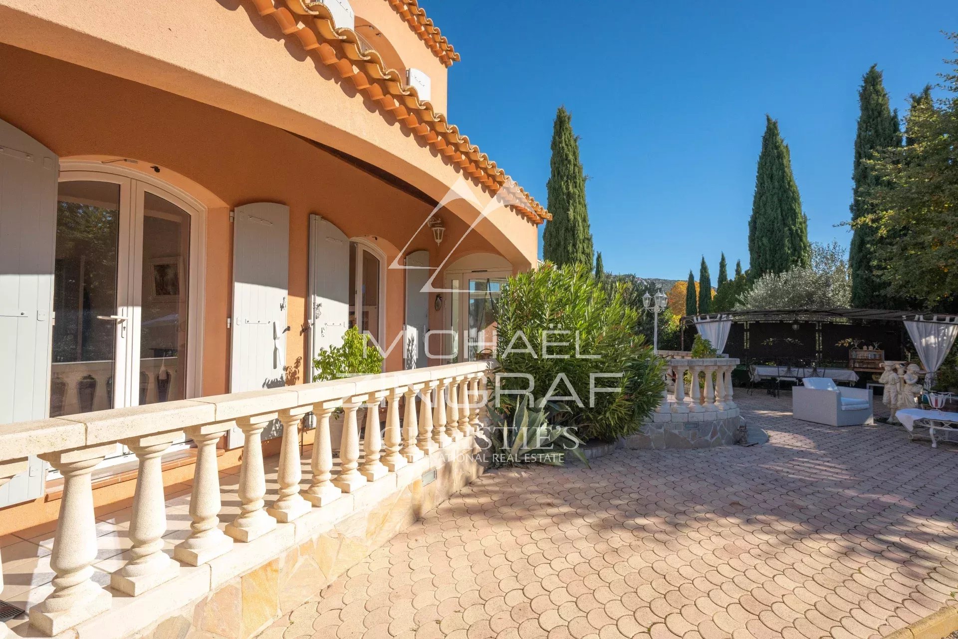 Neoprovenzalisches Haus im Herzen der Provence