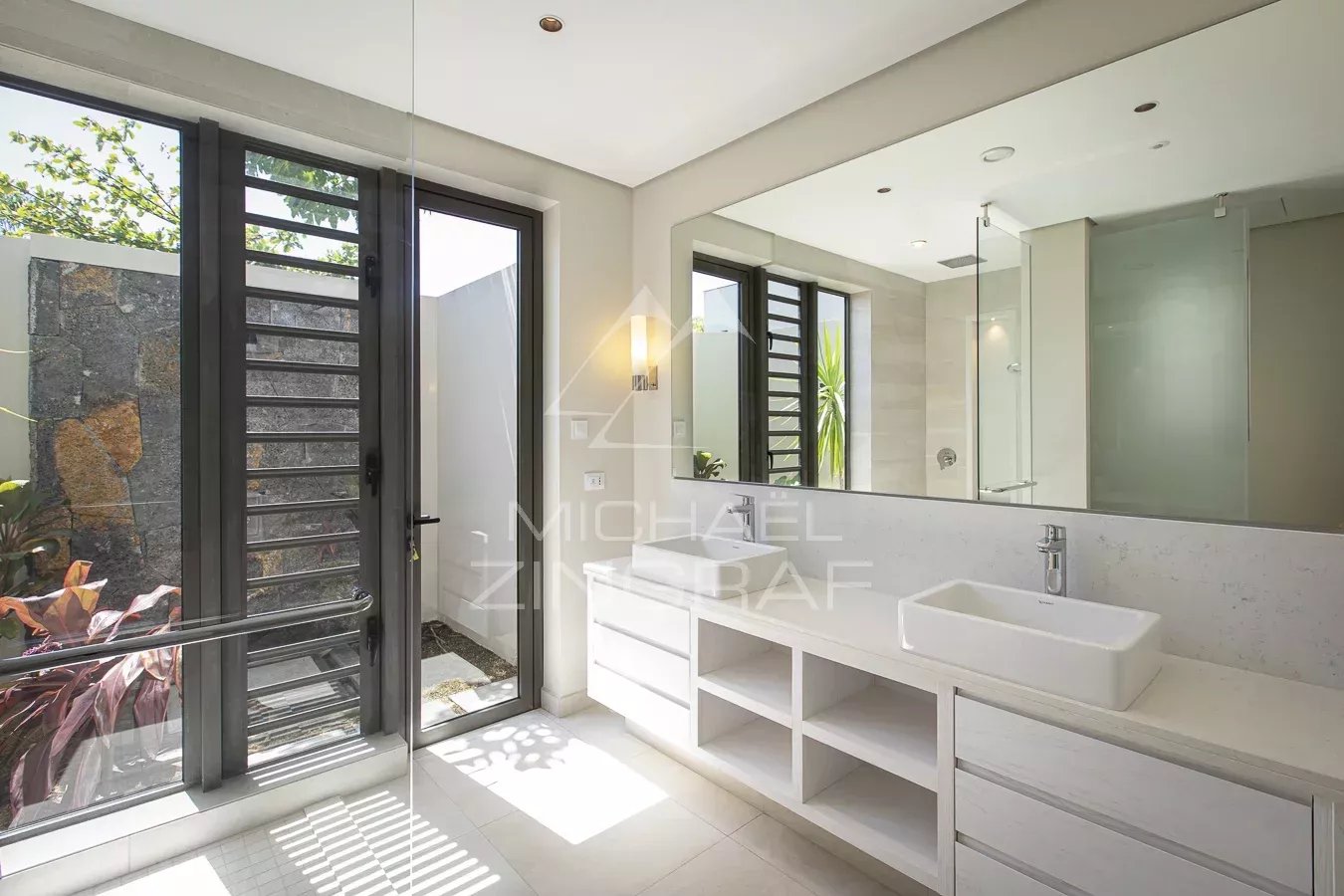 Außergewöhnliche Villa im Herzen des Wohnviertels The Gardens