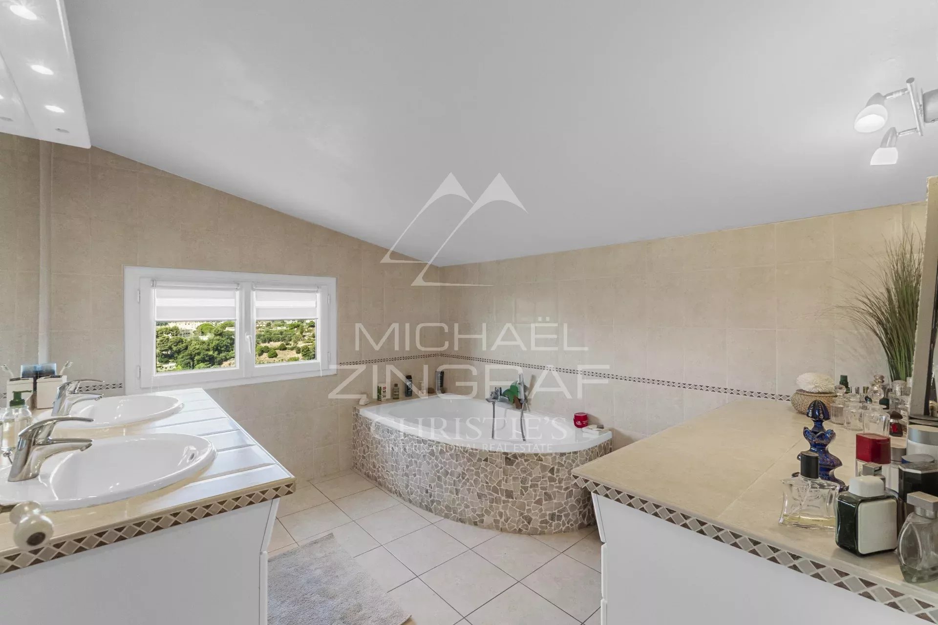 VILLA IN NICE SAINT-PIERRE DE FÉRIC - SEA VIEW