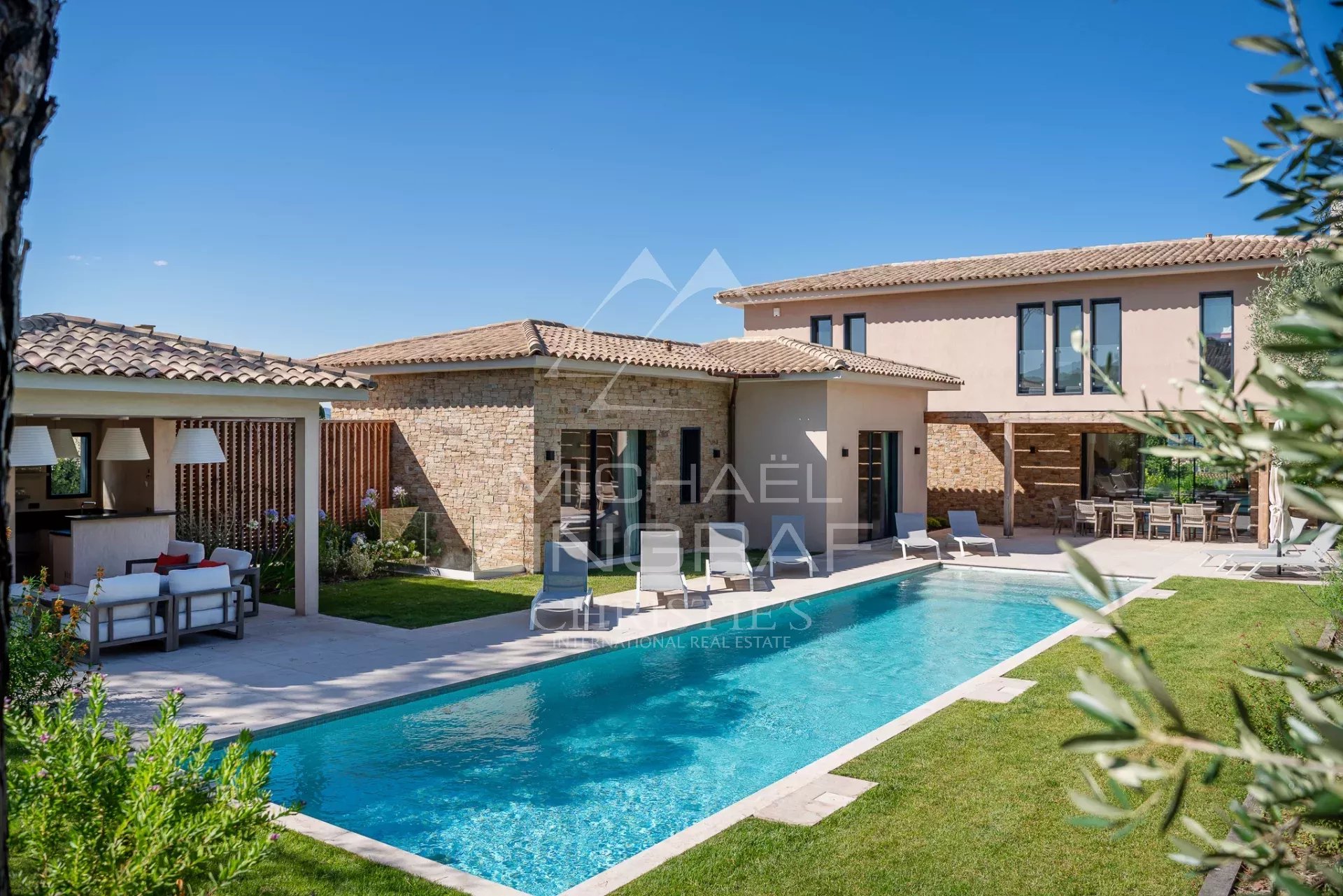 Saint-Tropez – Villa contemporaine d’exception avec vue mer panoramique