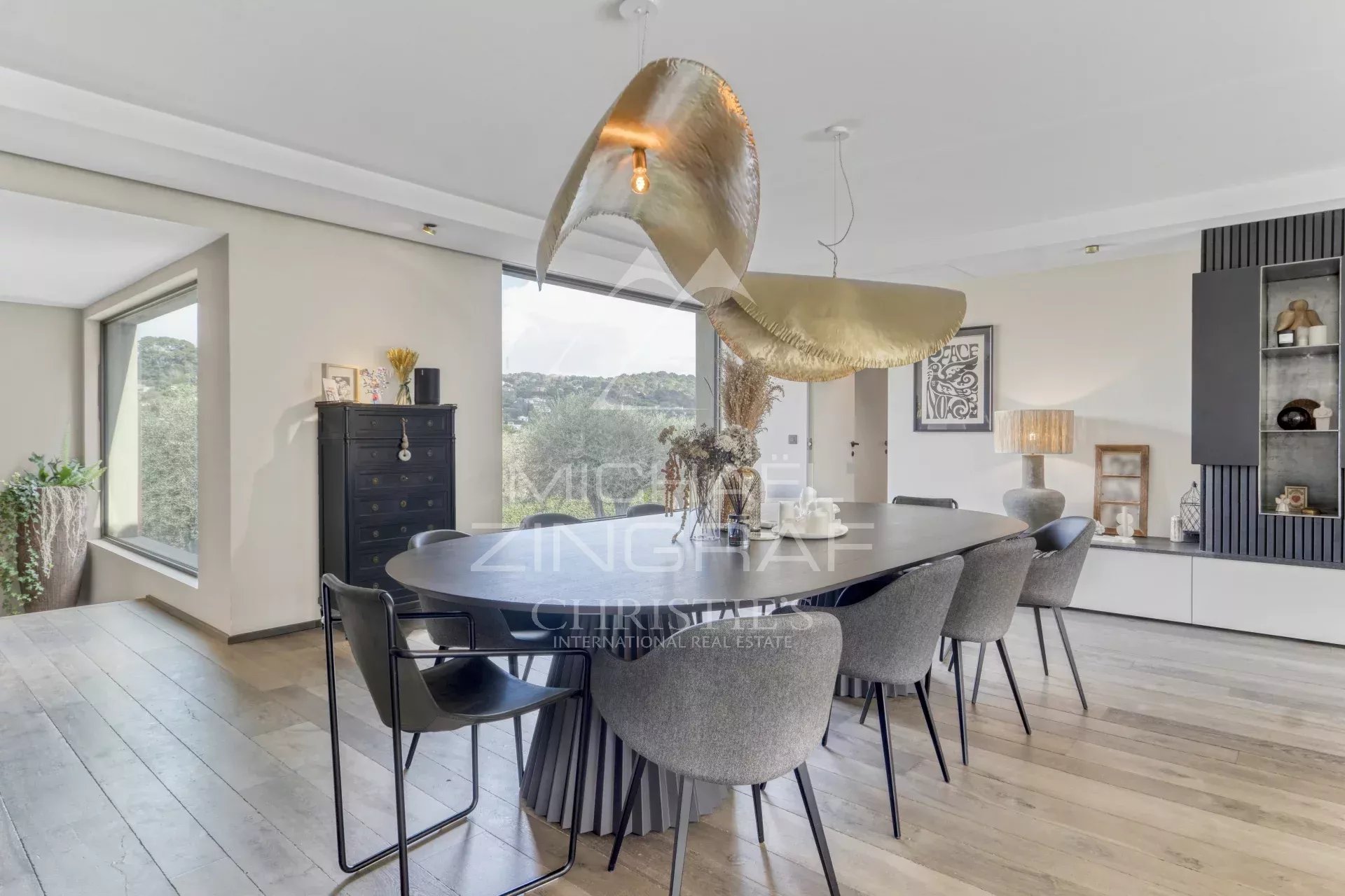 In der Nähe von Cannes – Hervorragende Villa mit Charme und moderner Ausstattung – 5/6 Schlafzimmer