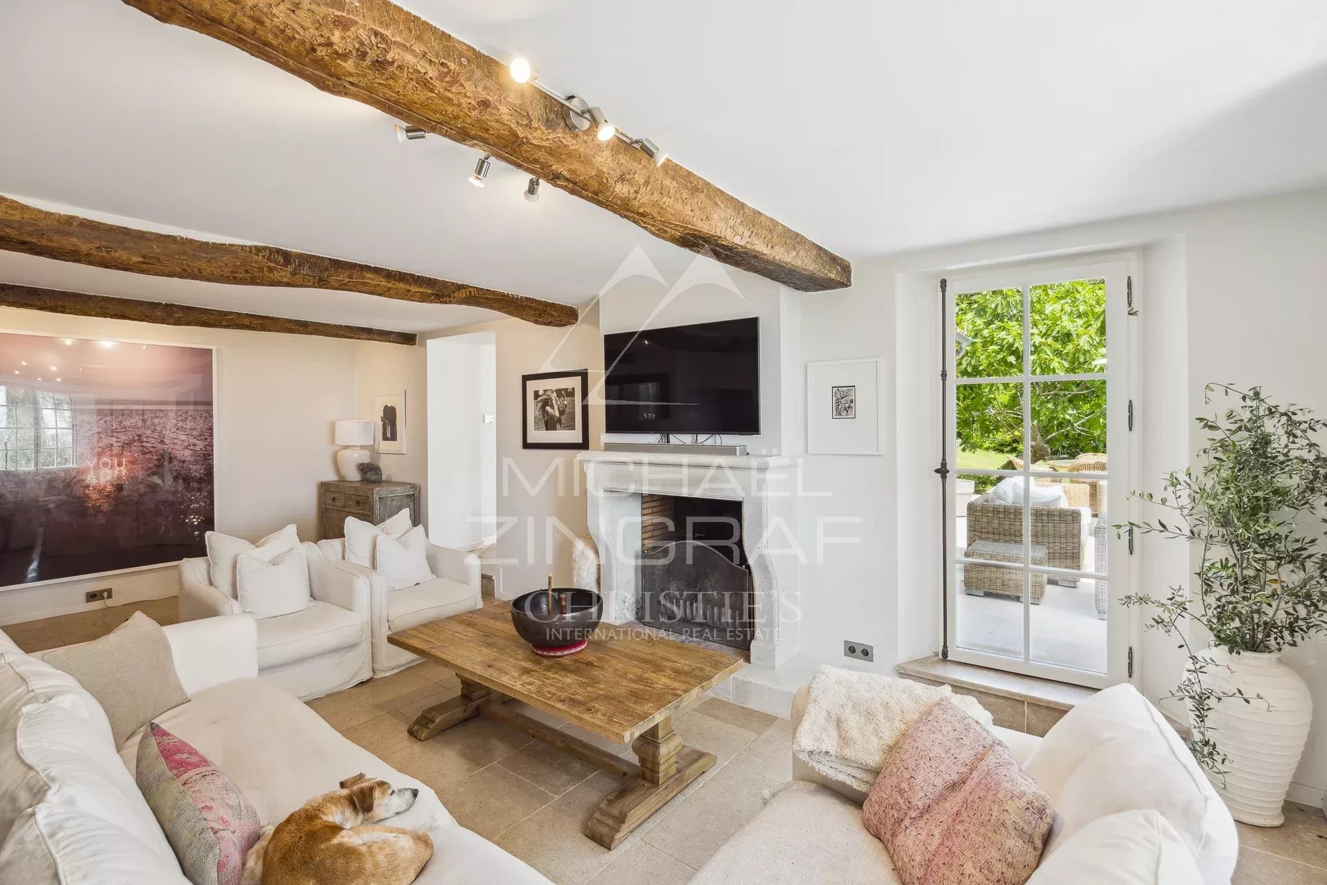 Domaine vue mer et lac, oliveraie , tennis avec villa  principale et pavillon d'hôtes.